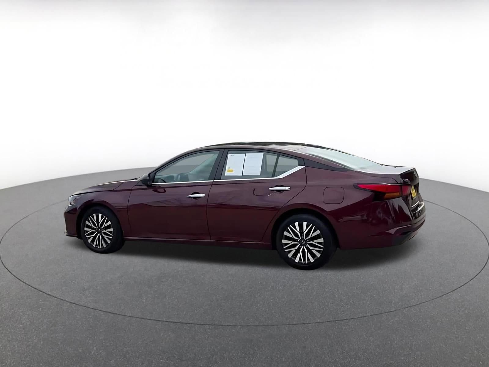 Thumbnail: 2025 Nissan Altima - 10