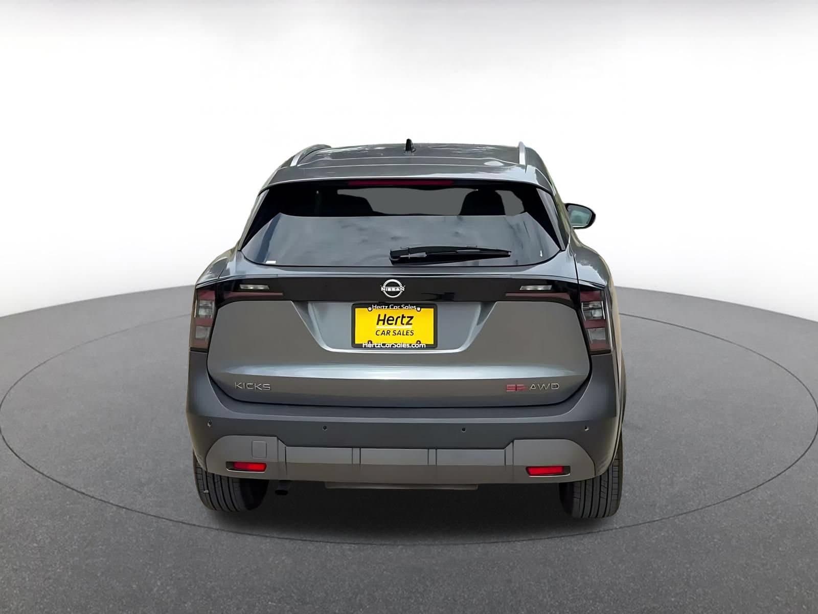 Thumbnail: 2026 Nissan Kicks - 12