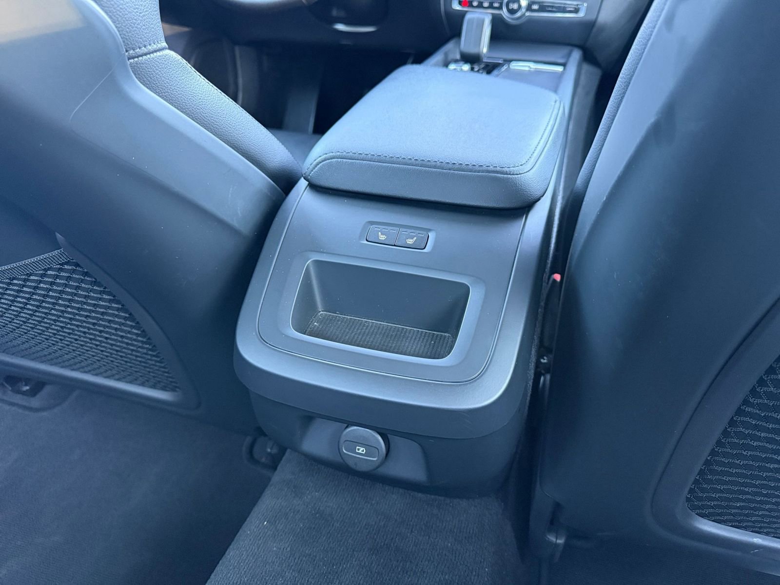 Thumbnail: 2025 Volvo S60 - 24