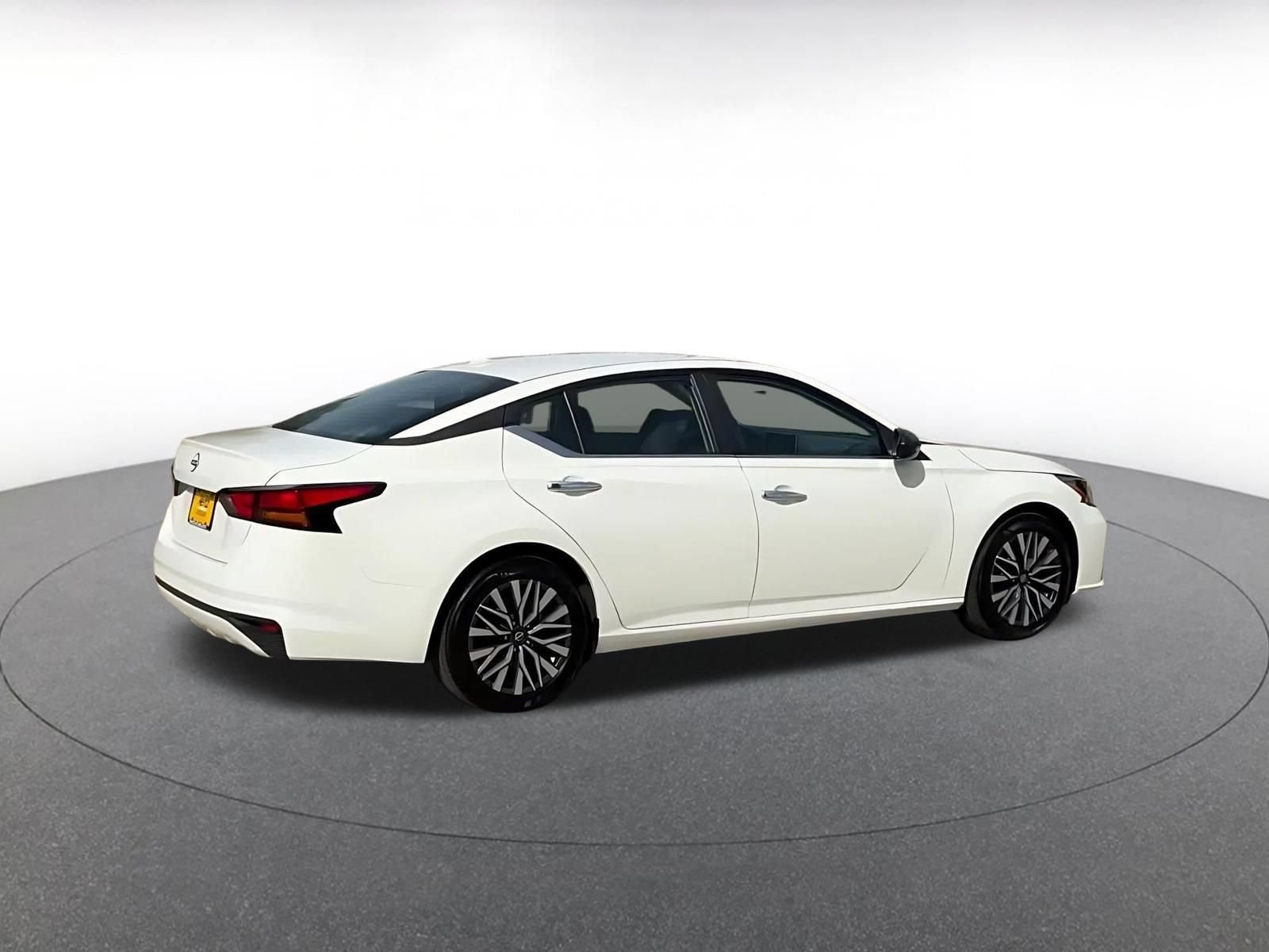 Thumbnail: 2025 Nissan Altima - 14