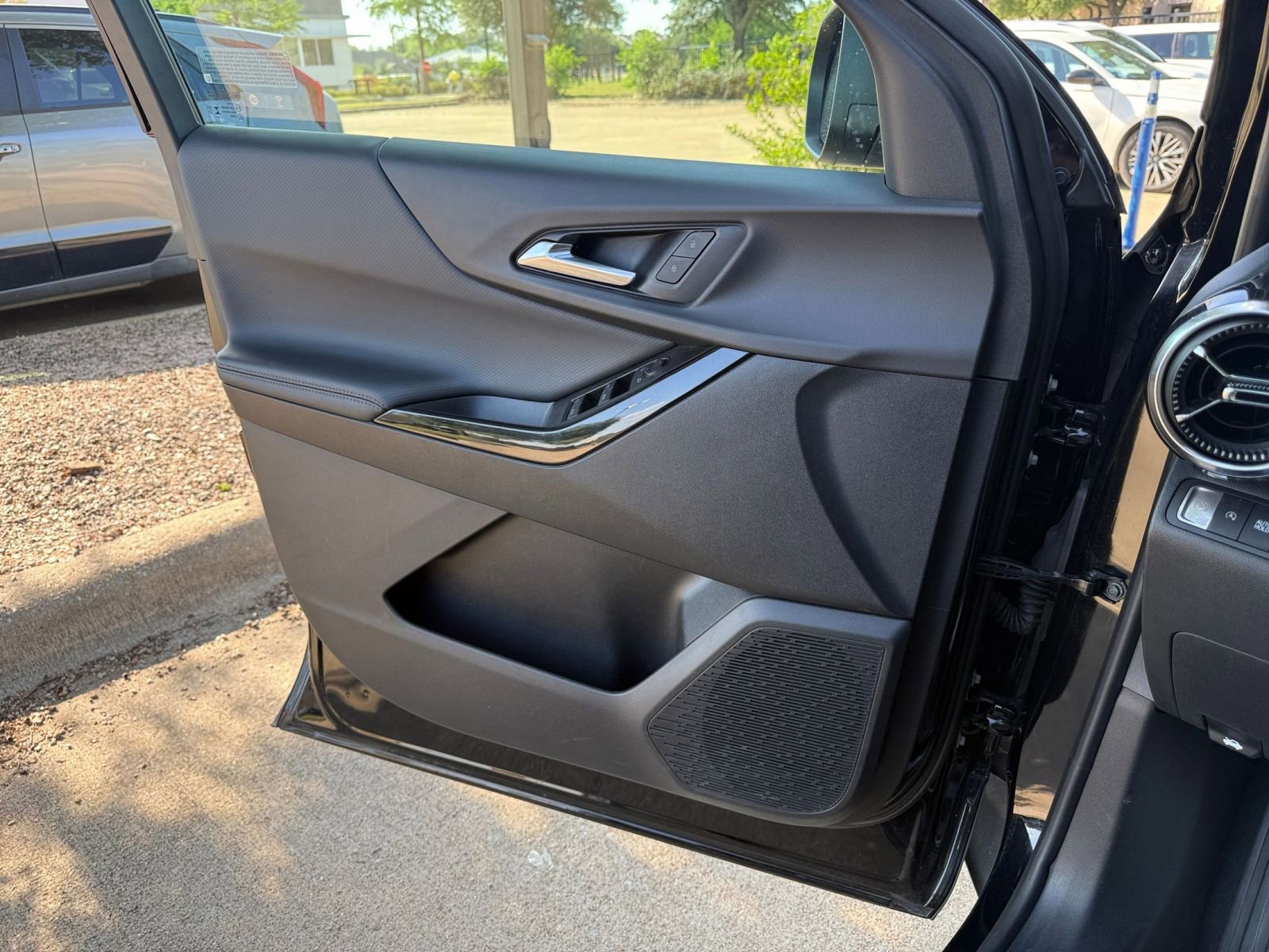 Thumbnail: 2025 Chevrolet Equinox - 18