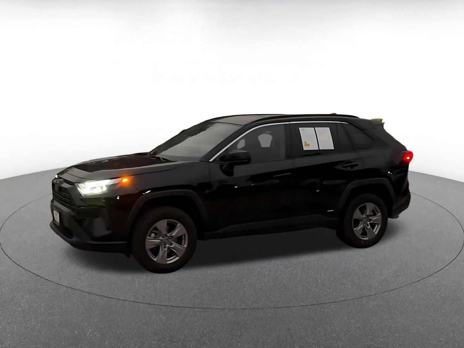 Thumbnail: 2025 Toyota RAV4 - 8