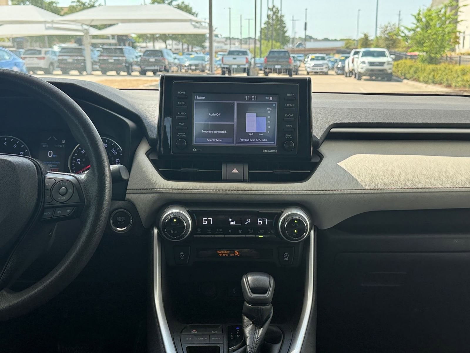 Thumbnail: 2021 Toyota RAV4 - 18