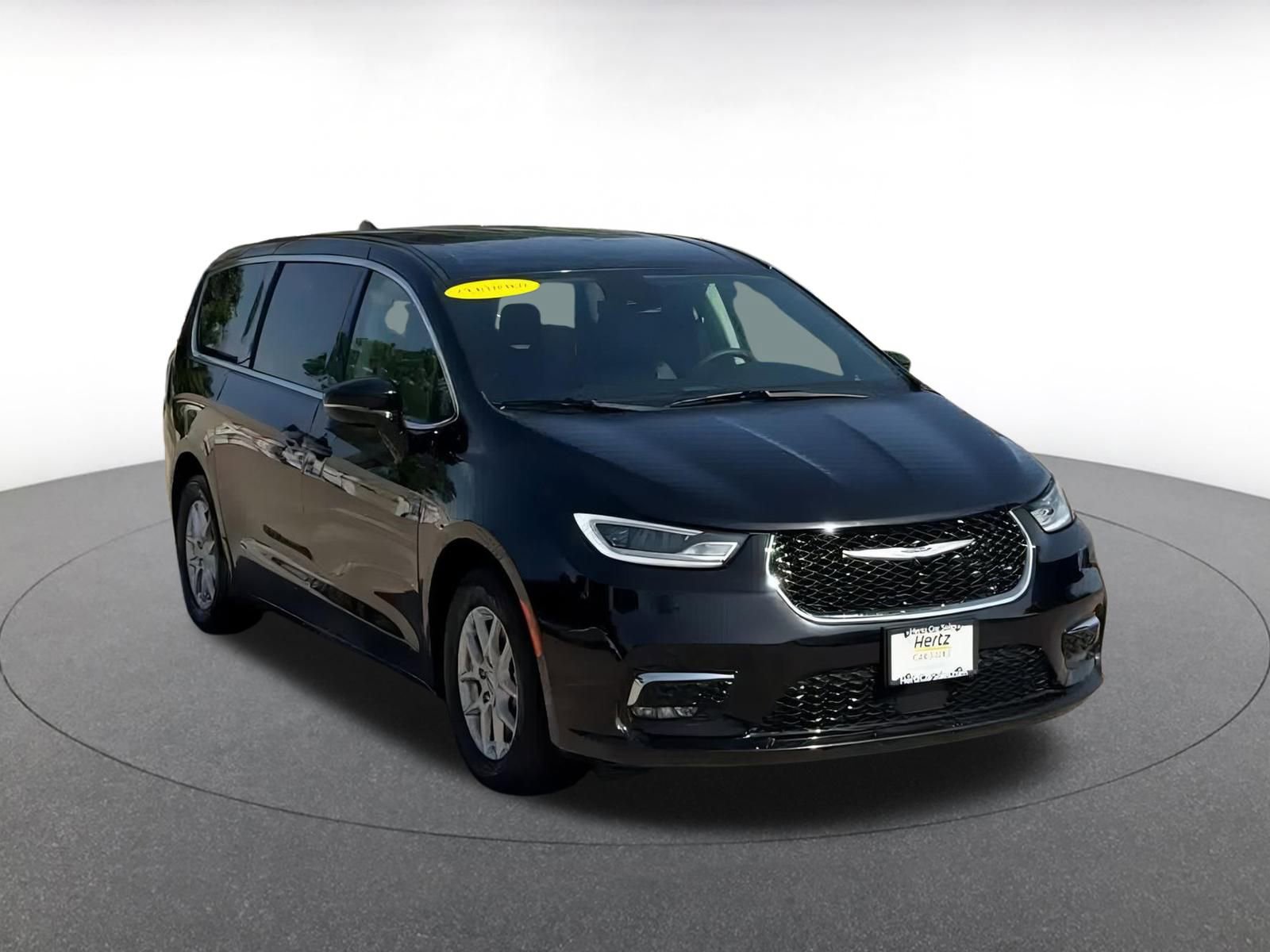 Thumbnail: 2024 Chrysler Pacifica - 3