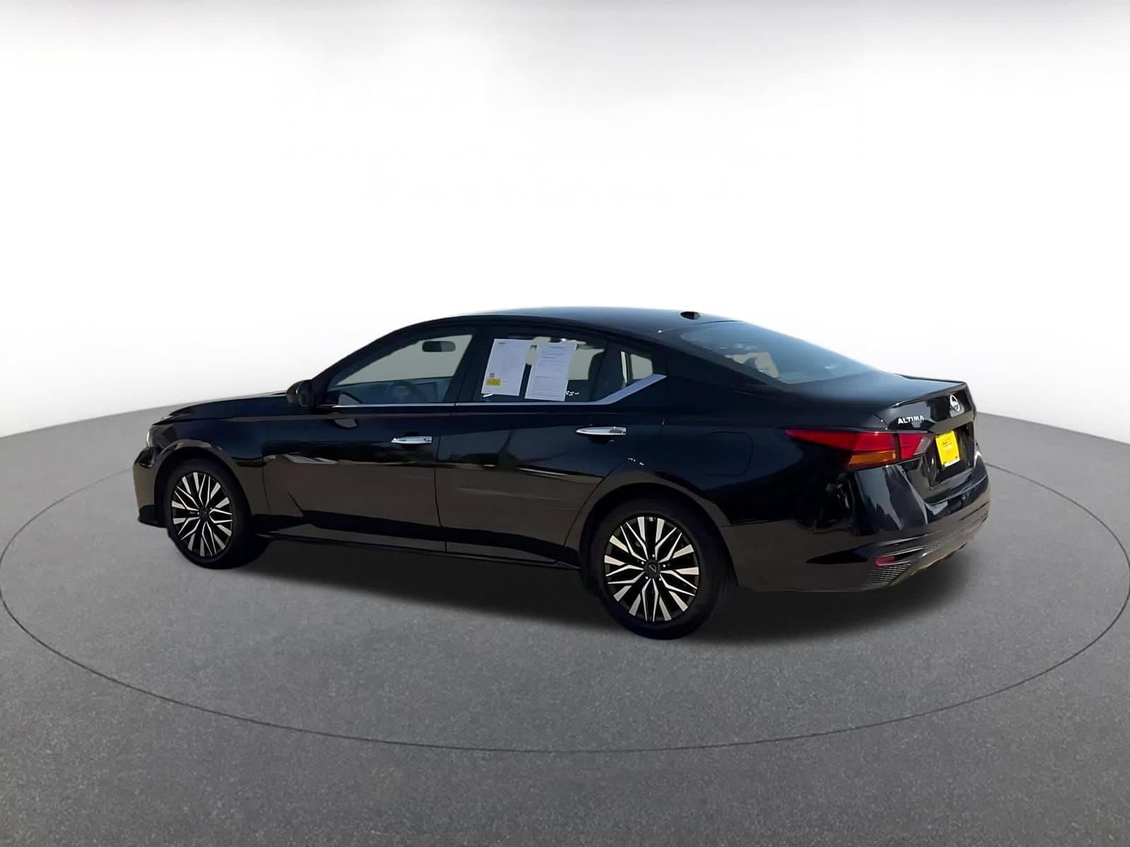 Thumbnail: 2025 Nissan Altima - 10