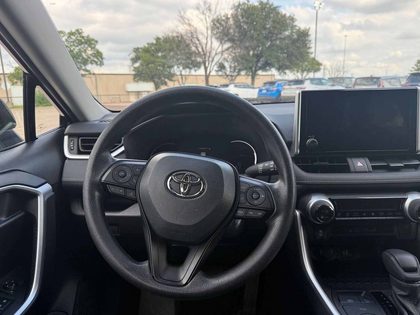 Thumbnail: 2025 Toyota RAV4 - 35