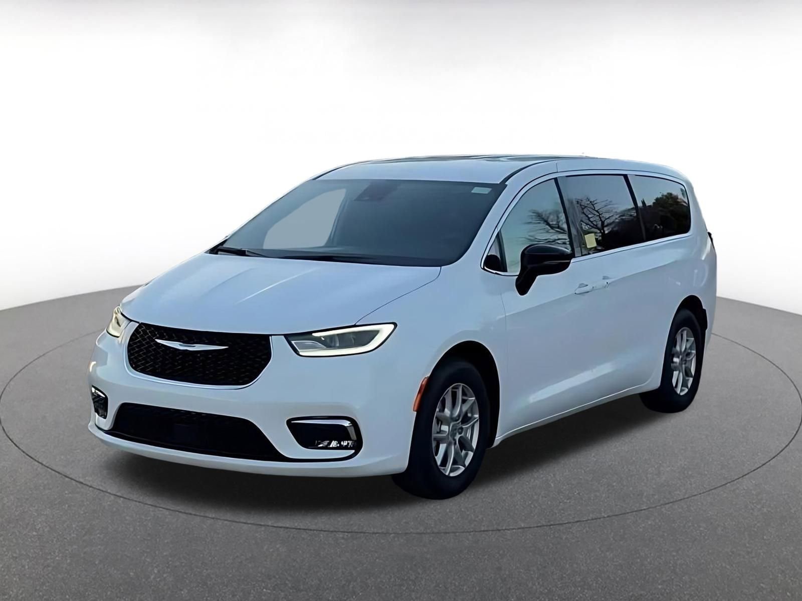 Thumbnail: 2025 Chrysler Pacifica - 7