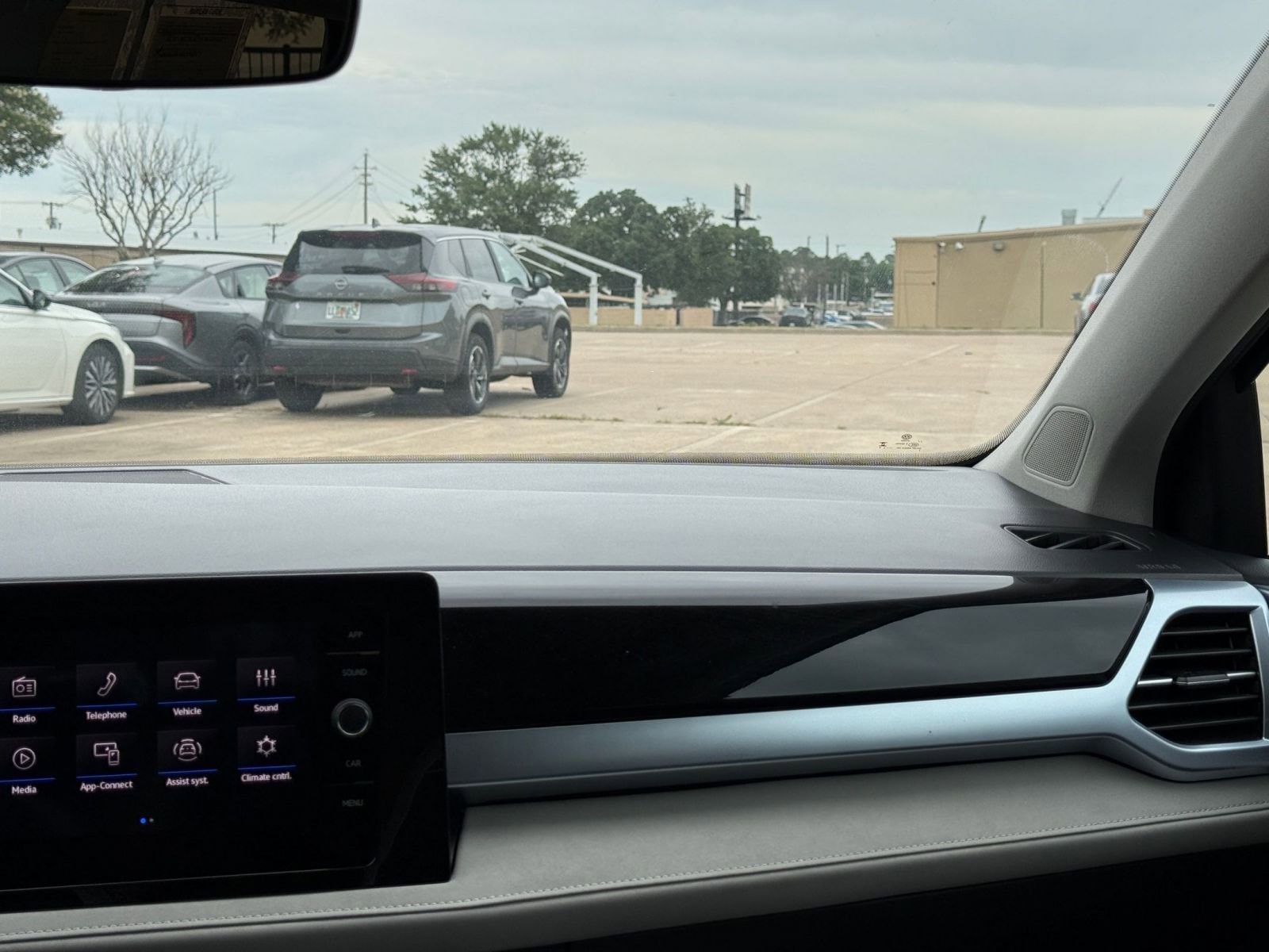 Thumbnail: 2025 Volkswagen Taos - 35