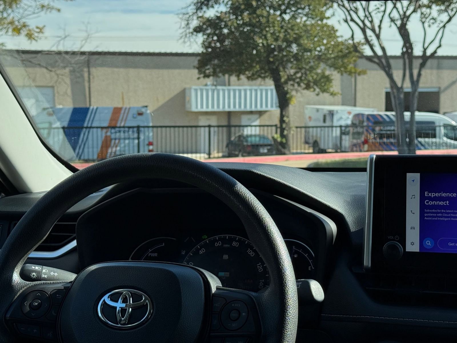 Thumbnail: 2025 Toyota RAV4 - 35