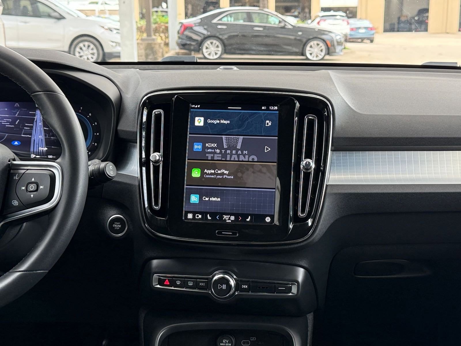 Thumbnail: 2024 Volvo XC40 - 18