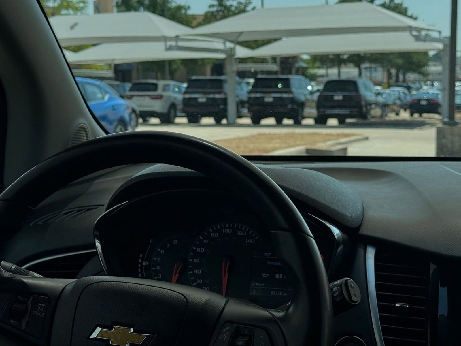 Thumbnail: 2022 Chevrolet Trax - 34
