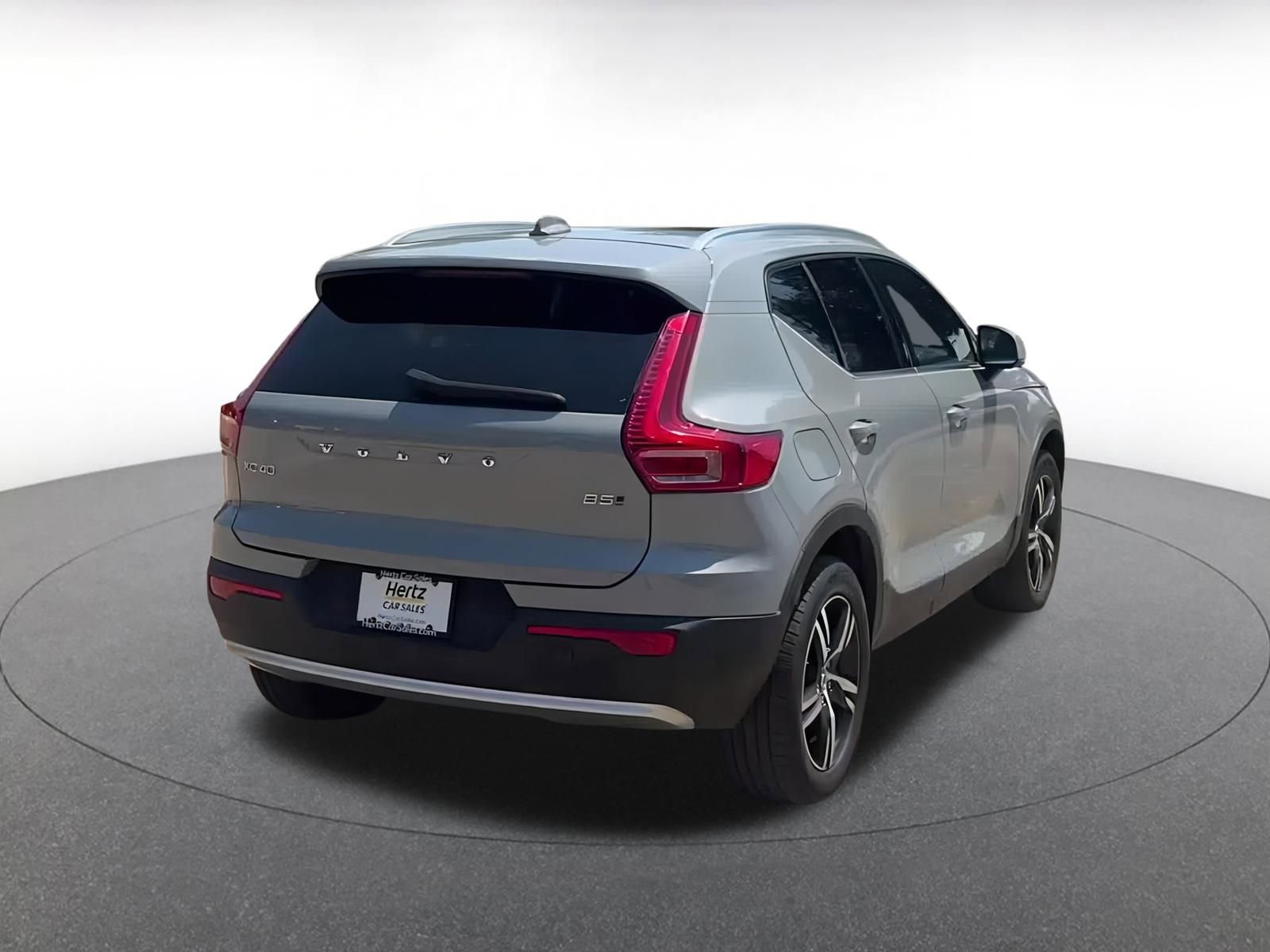 Thumbnail: 2024 Volvo XC40 - 14