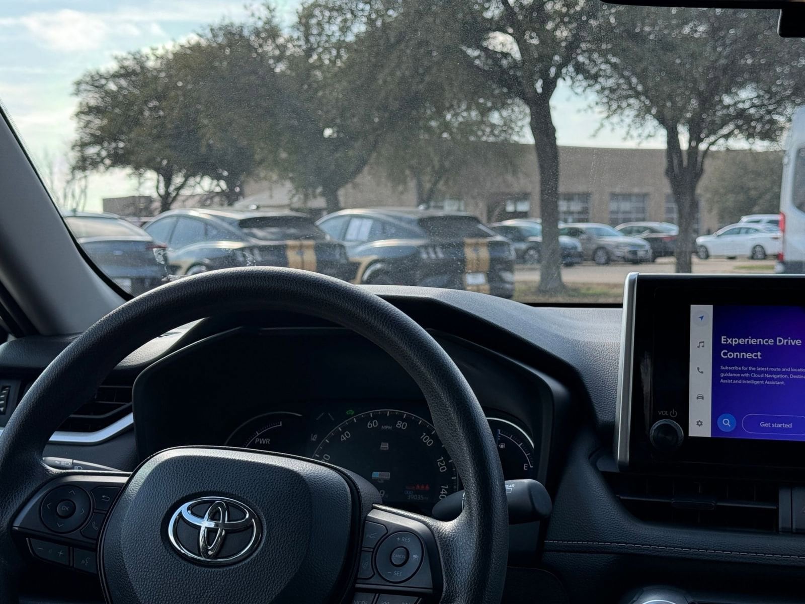 Thumbnail: 2025 Toyota RAV4 - 34