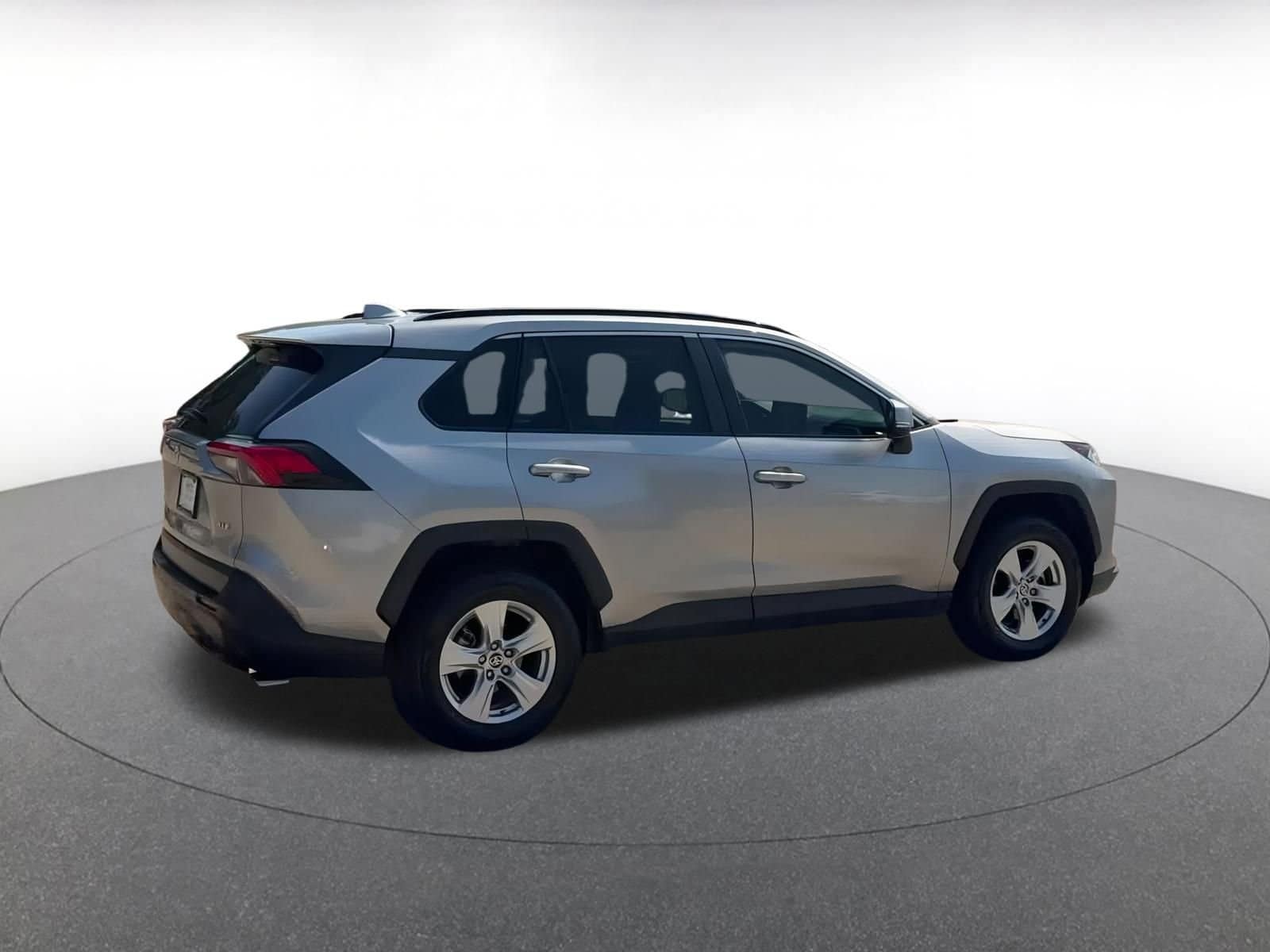 Thumbnail: 2021 Toyota RAV4 - 15