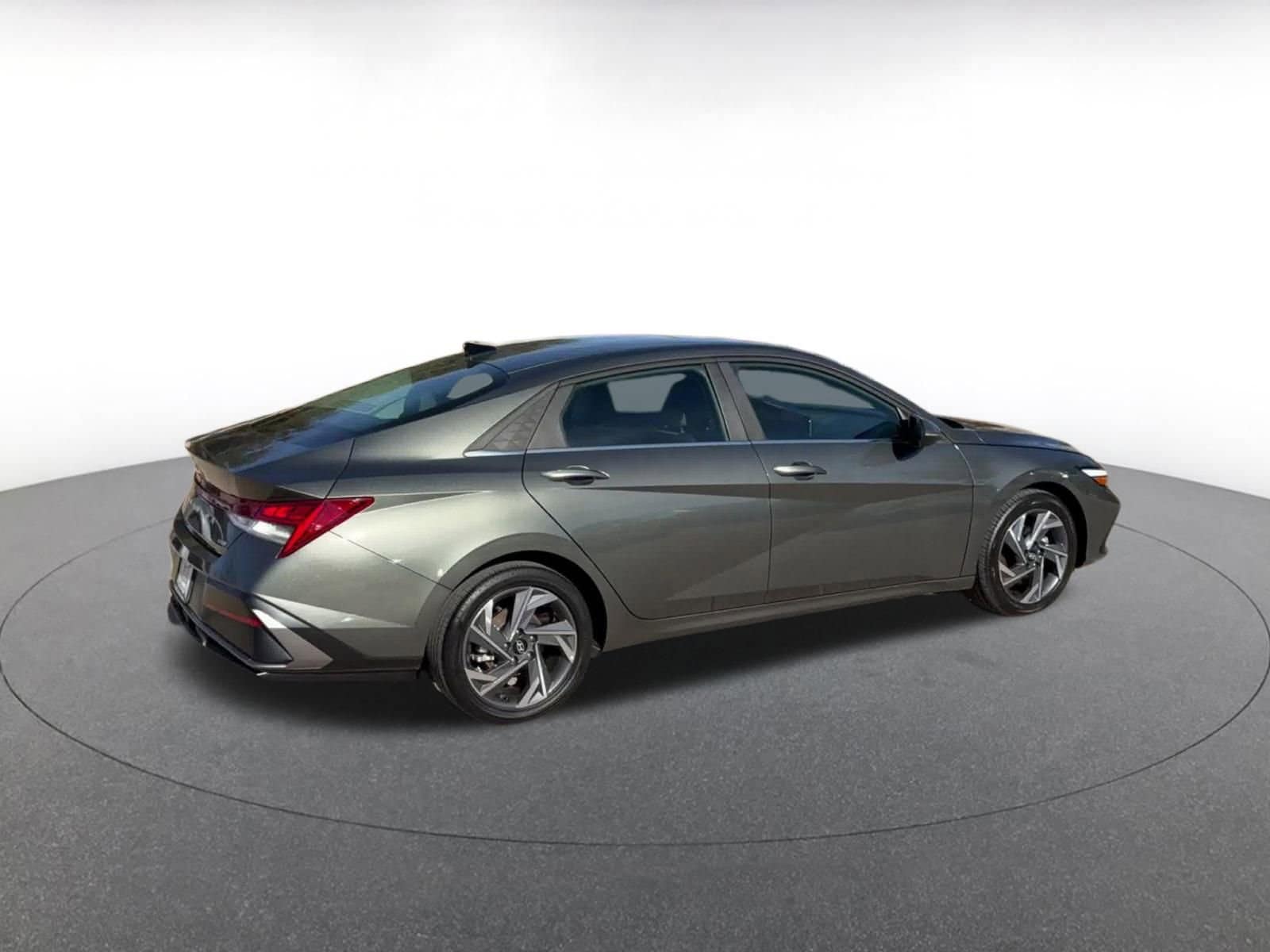 Thumbnail: 2025 Hyundai Elantra - 15