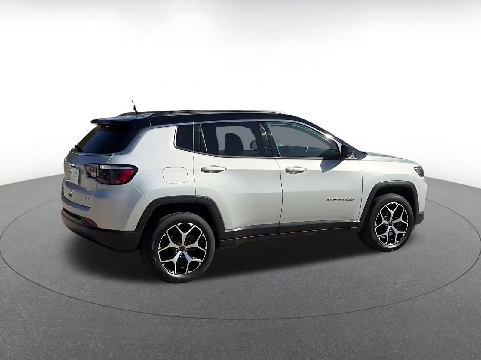 Thumbnail: 2025 Jeep Compass - 15