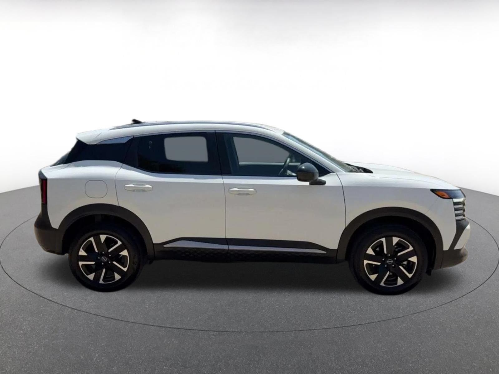 Thumbnail: 2026 Nissan Kicks - 16