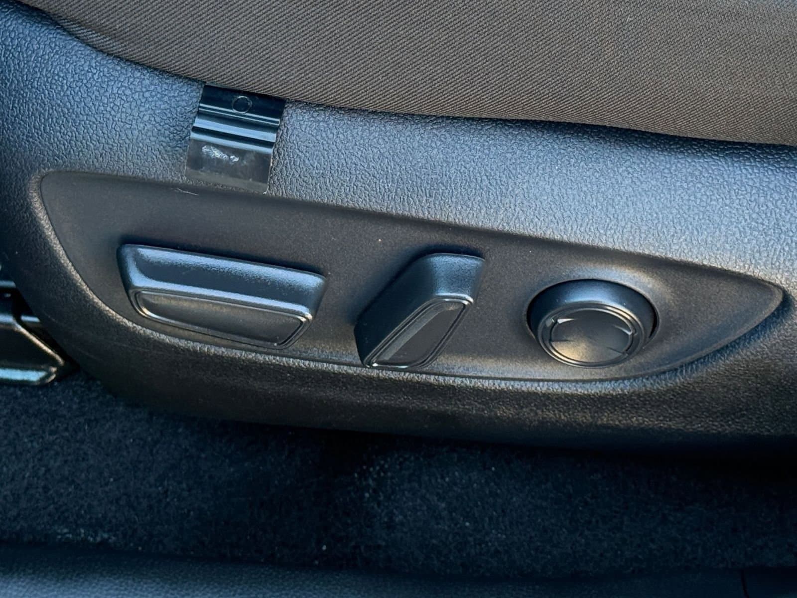 Thumbnail: 2025 Toyota RAV4 - 23