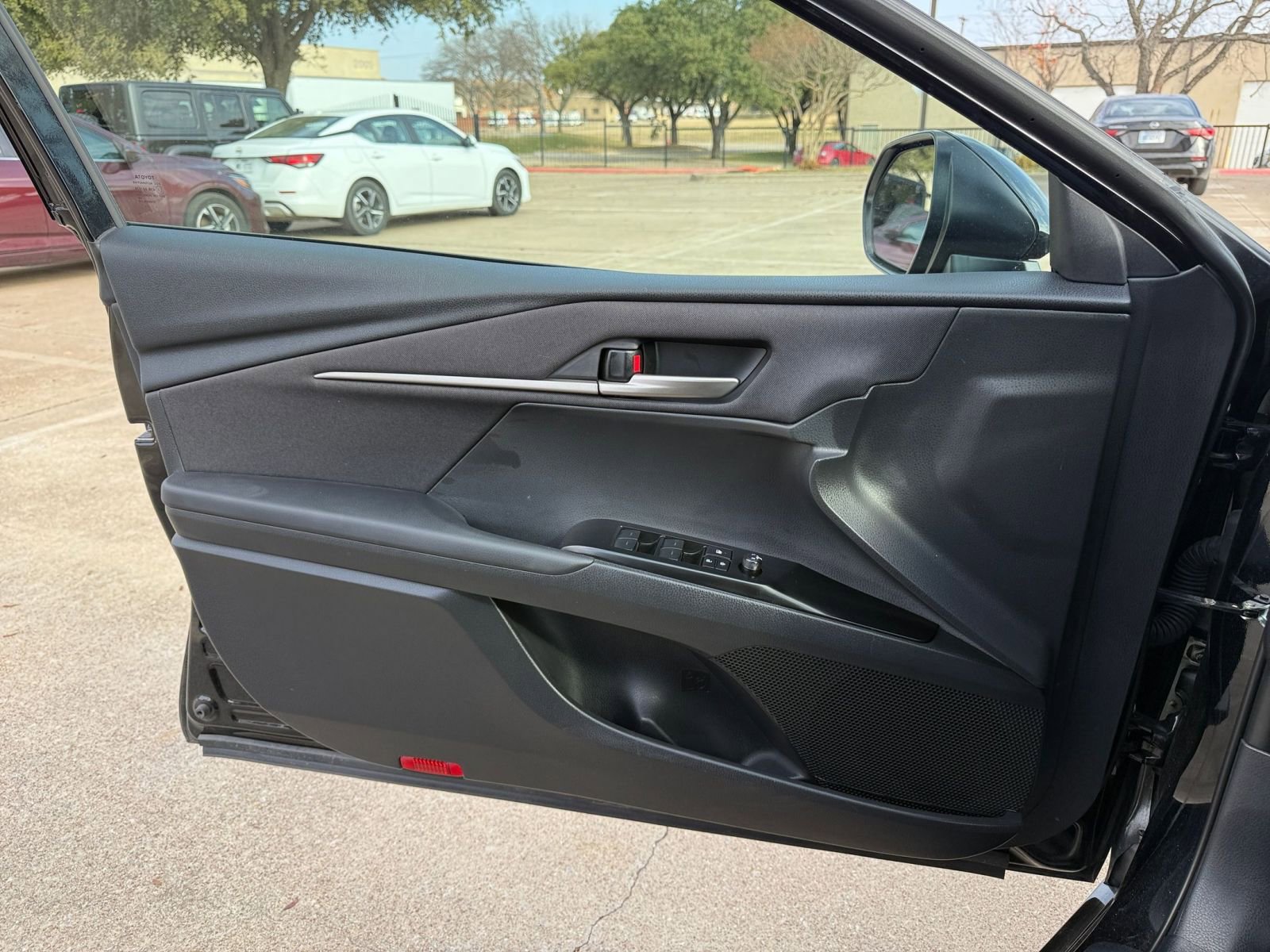 Thumbnail: 2025 Toyota Camry - 21