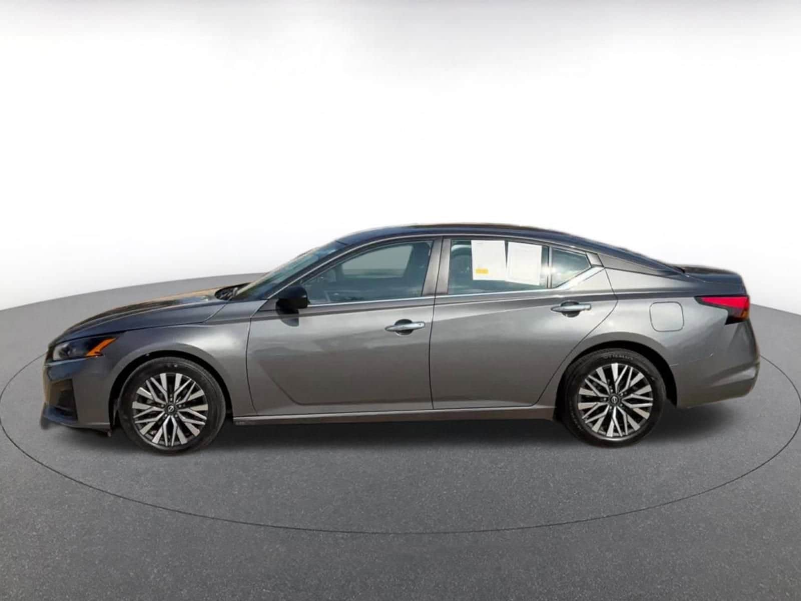 Thumbnail: 2025 Nissan Altima - 9