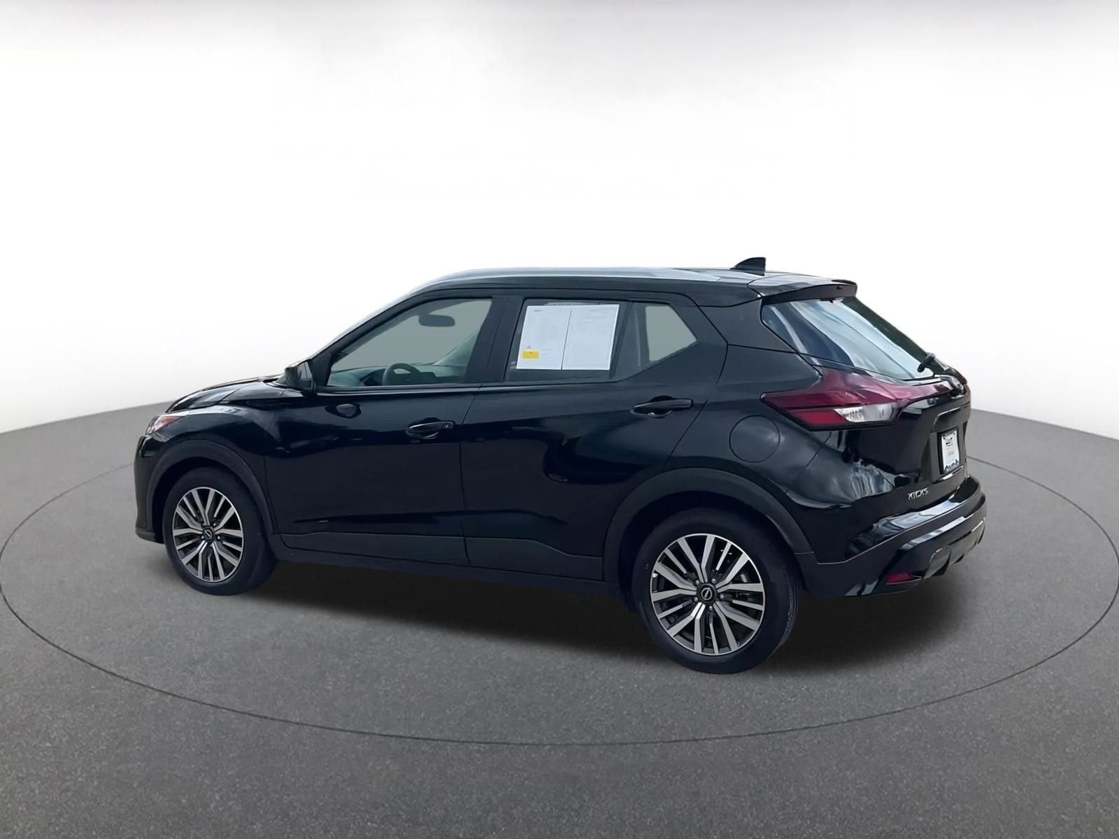 Thumbnail: 2024 Nissan Kicks - 10