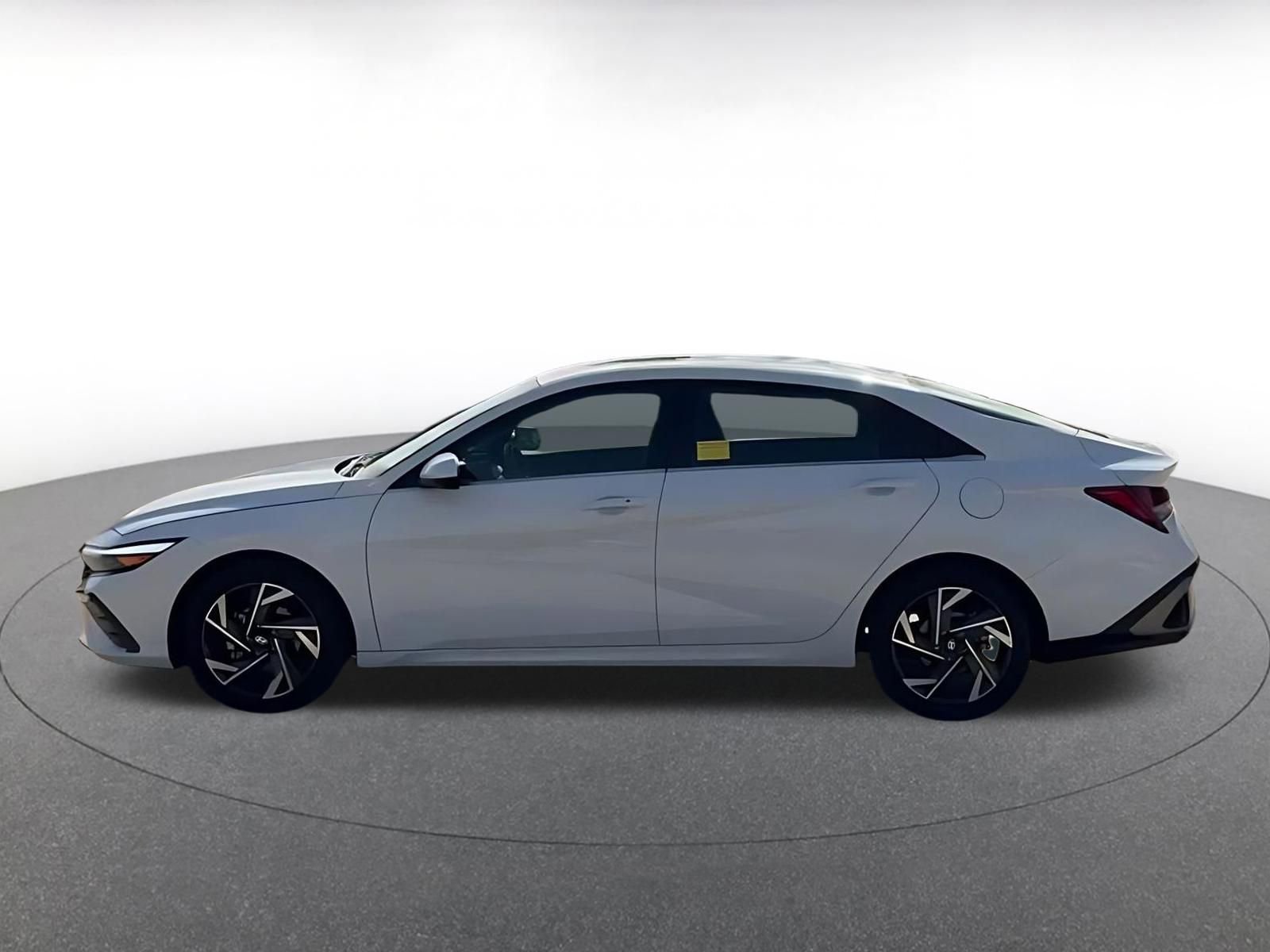 Thumbnail: 2025 Hyundai Elantra - 10