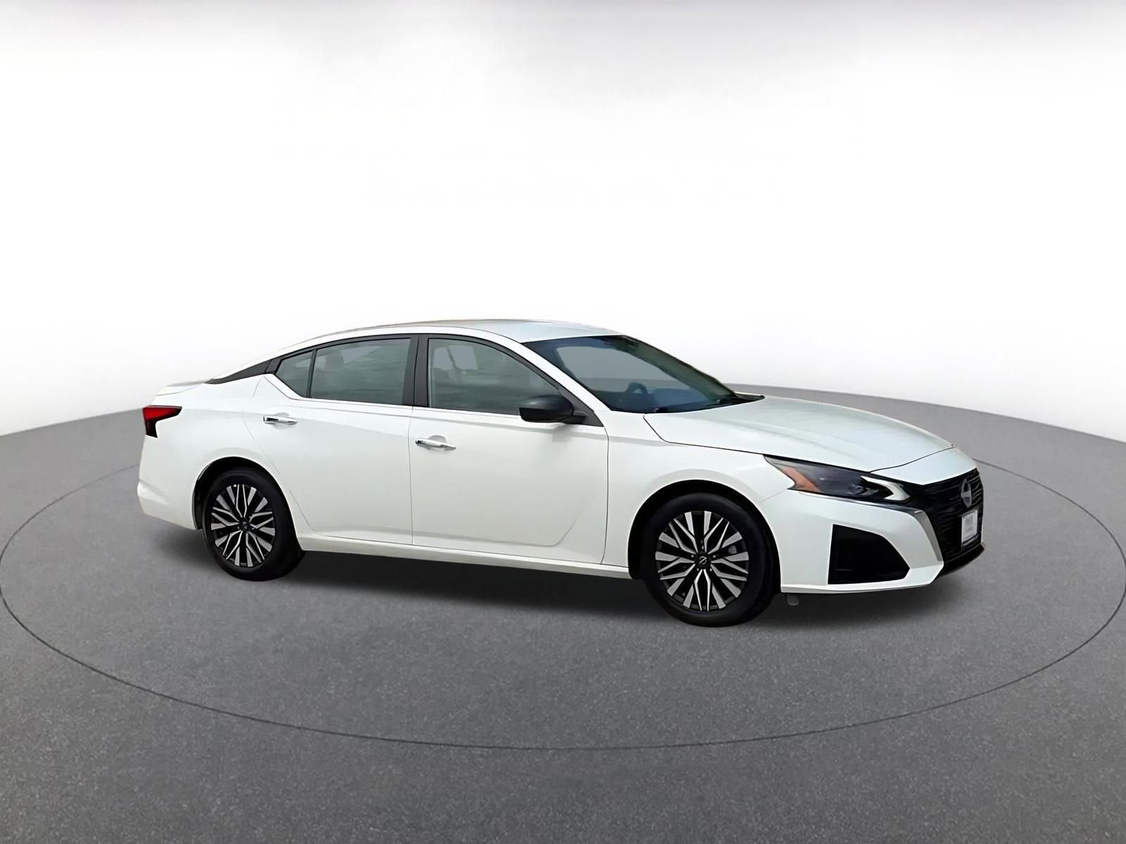 Thumbnail: 2025 Nissan Altima - 2