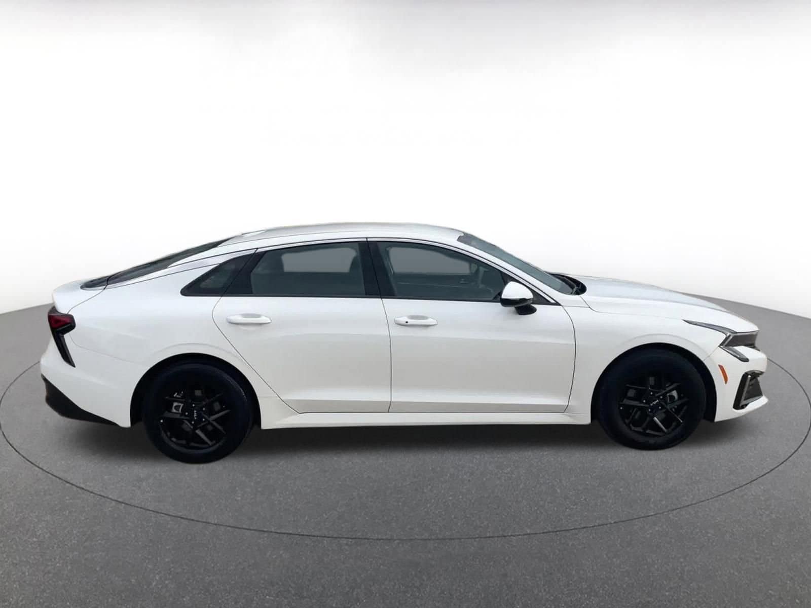 Thumbnail: 2025 Kia K5 - 16