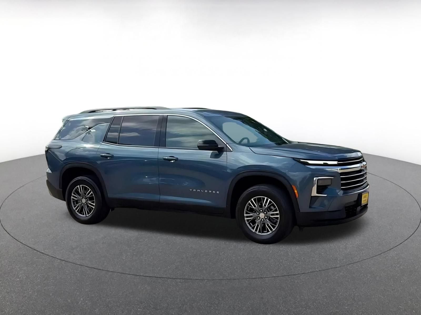 Thumbnail: 2025 Chevrolet Traverse - 2