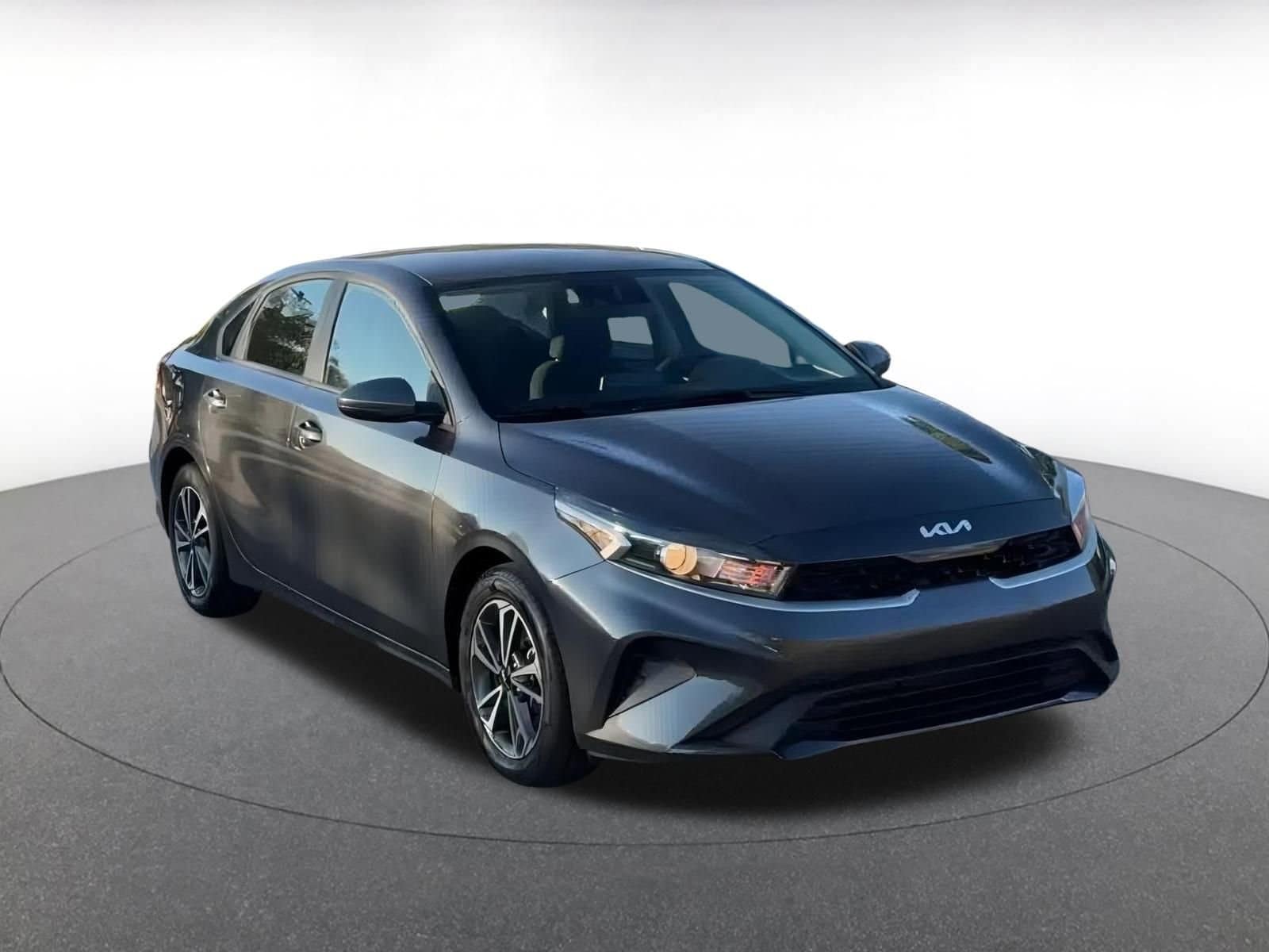 Thumbnail: 2024 Kia Forte - 3