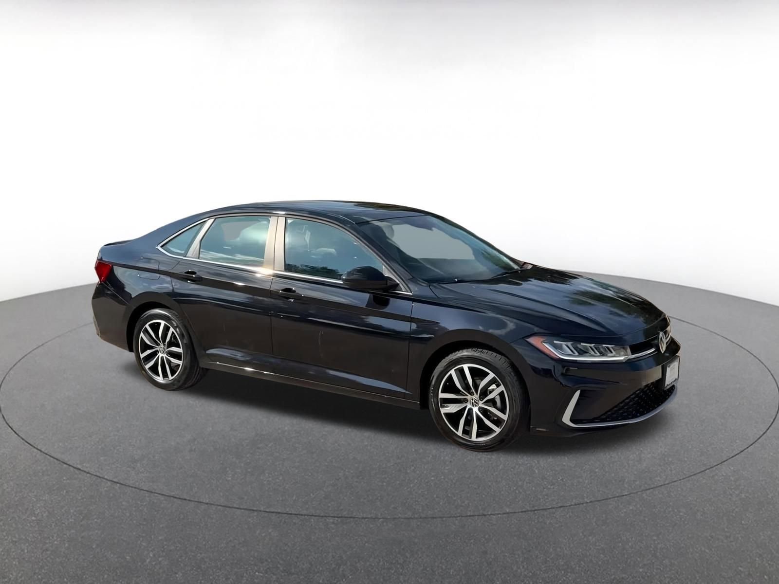 Thumbnail: 2025 Volkswagen Jetta - 2