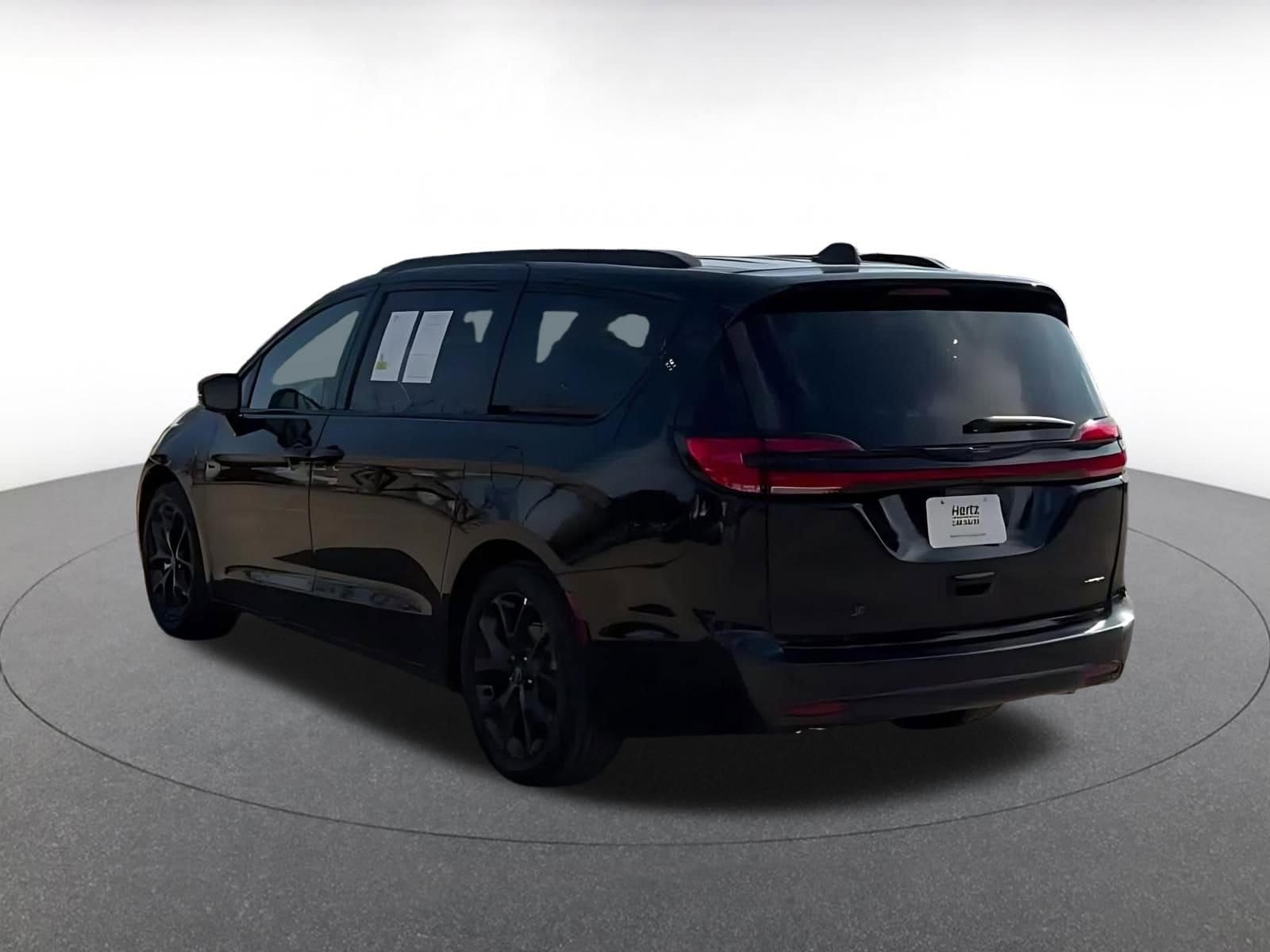 Thumbnail: 2025 Chrysler Pacifica - 11