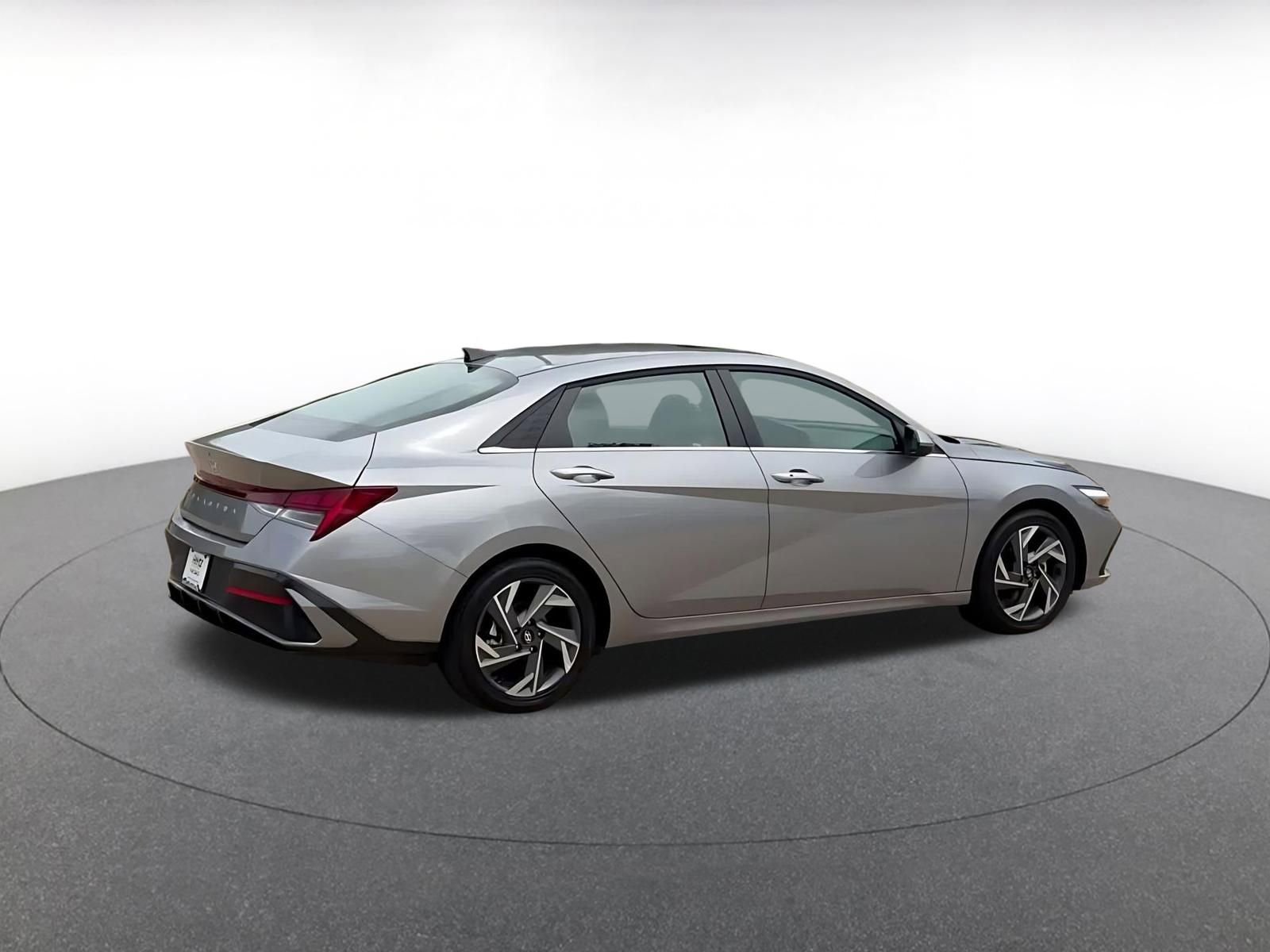 Thumbnail: 2025 Hyundai Elantra - 15