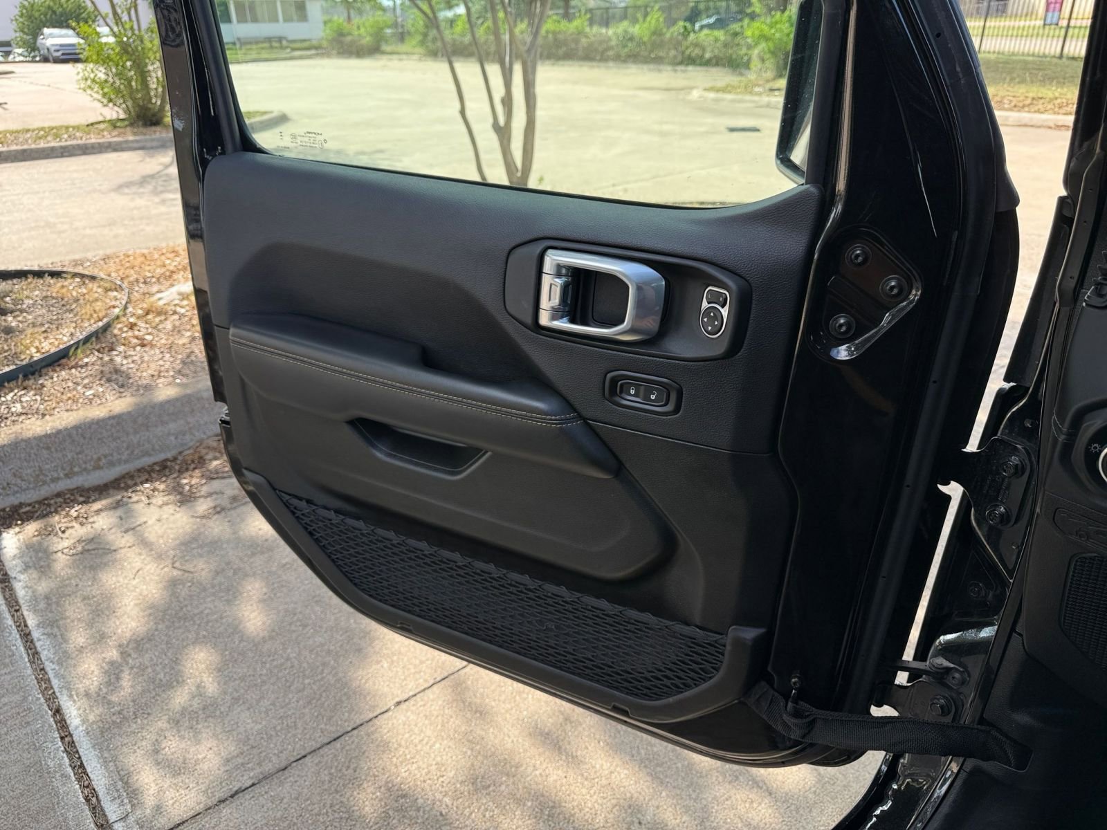 Thumbnail: 2025 Jeep Wrangler - 18