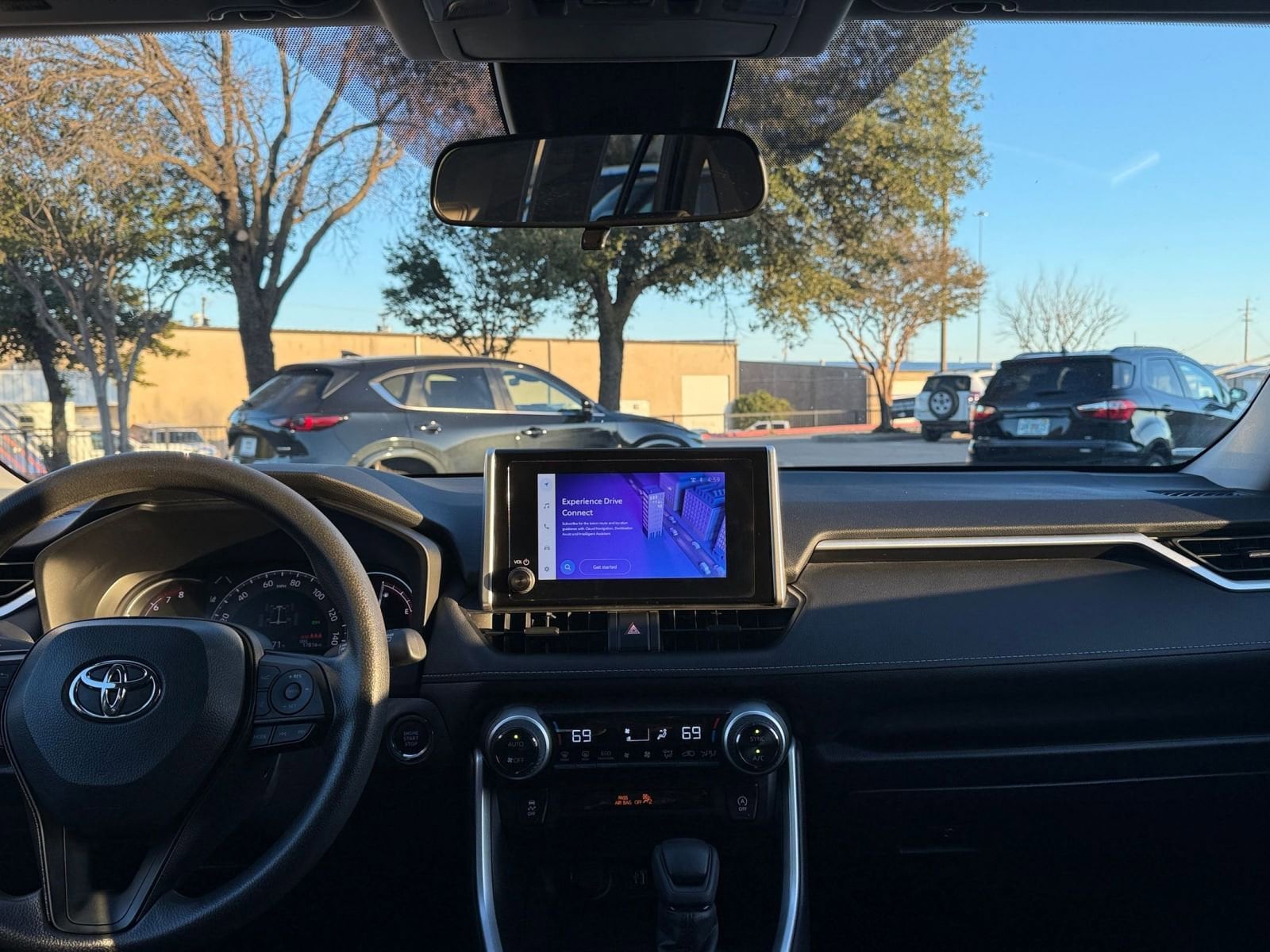 Thumbnail: 2025 Toyota RAV4 - 33