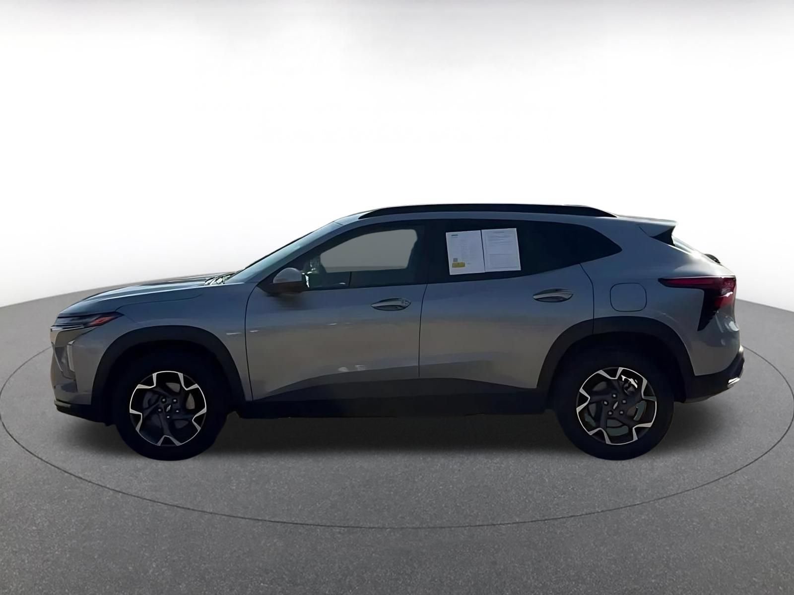 Thumbnail: 2025 Chevrolet Trax - 9