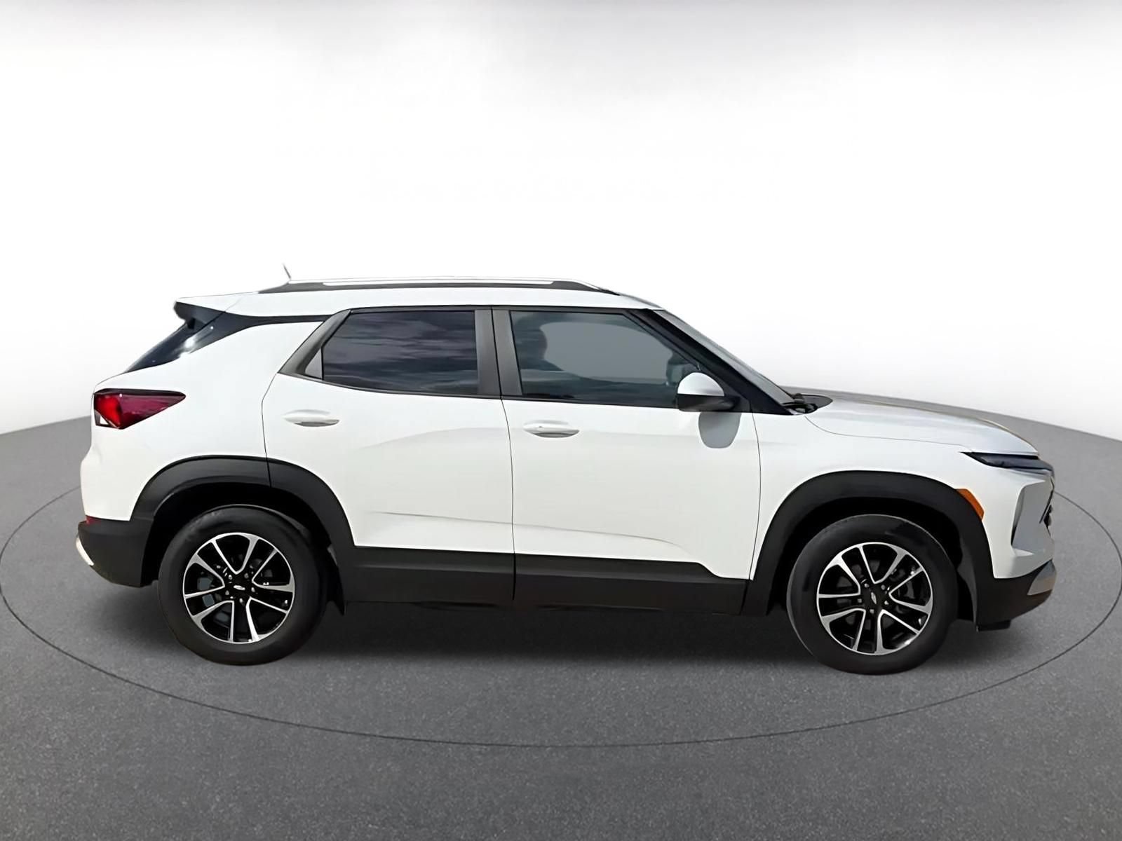 Thumbnail: 2025 Chevrolet TrailBlazer - 15