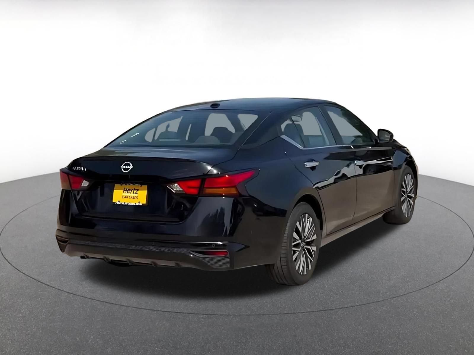 Thumbnail: 2025 Nissan Altima - 15