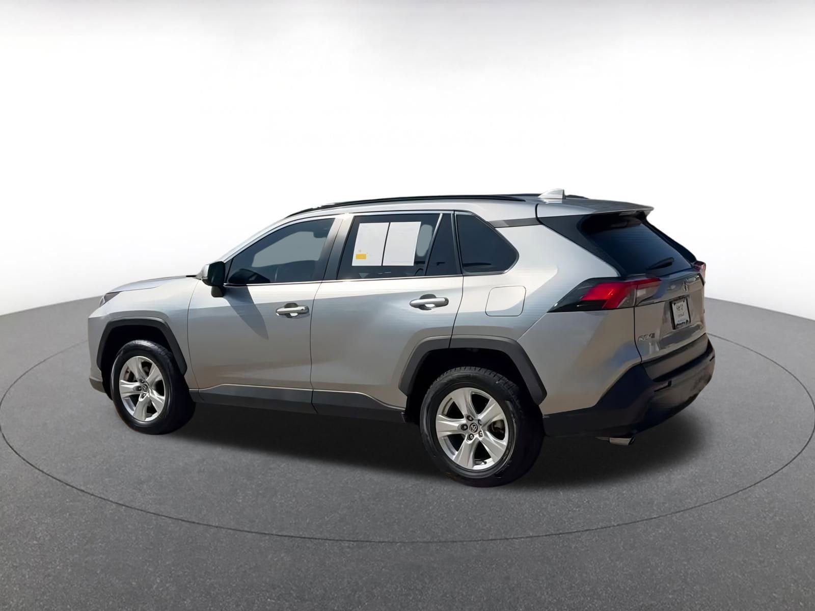 Thumbnail: 2021 Toyota RAV4 - 10