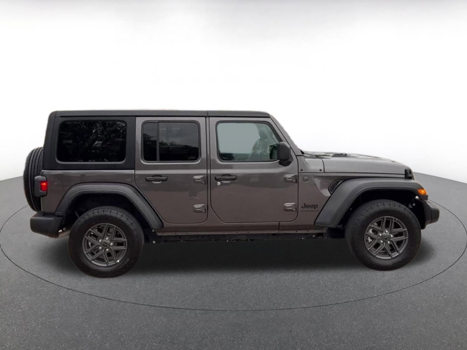Thumbnail: 2025 Jeep Wrangler - 16