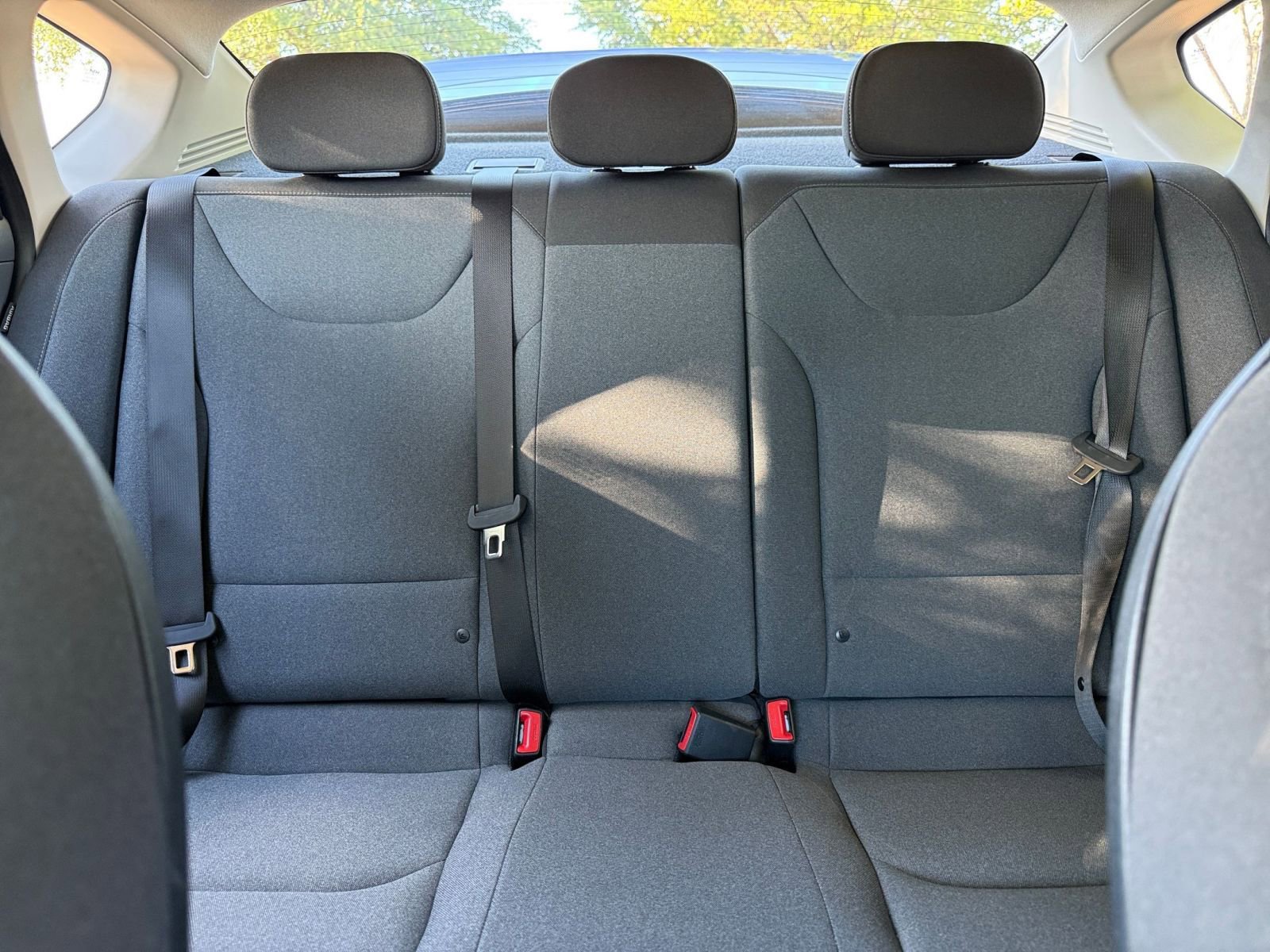 2025 Kia K4 LXS - Photo 40