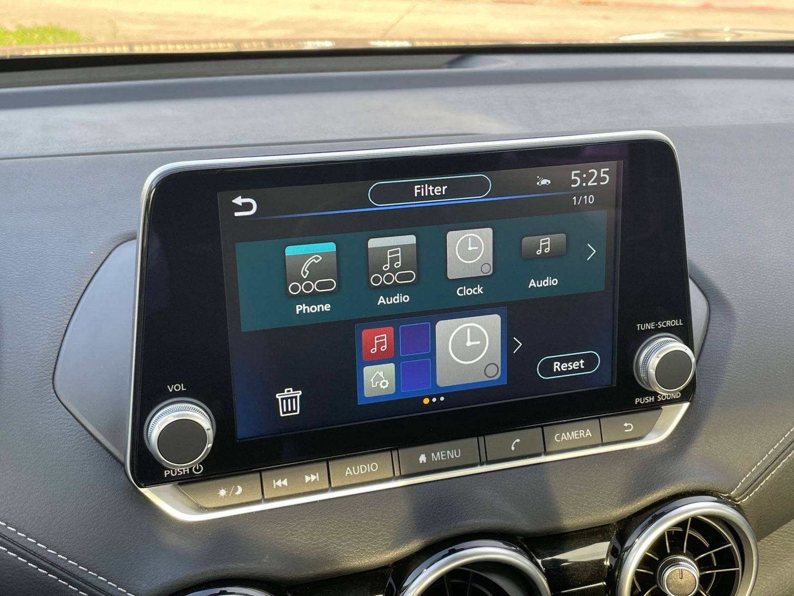 Thumbnail: 2025 Nissan Sentra - 21