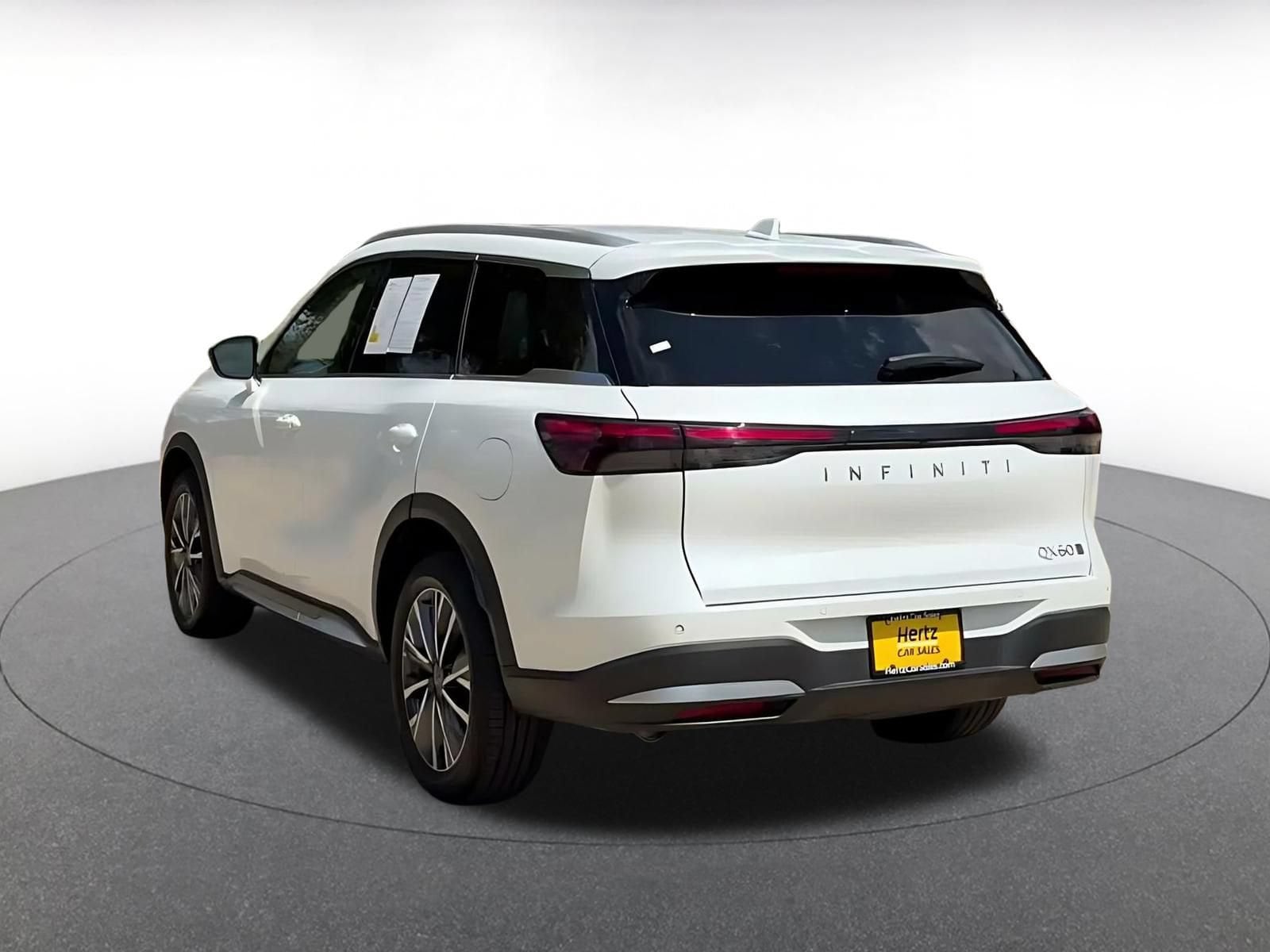Thumbnail: 2026 INFINITI QX60 - 10