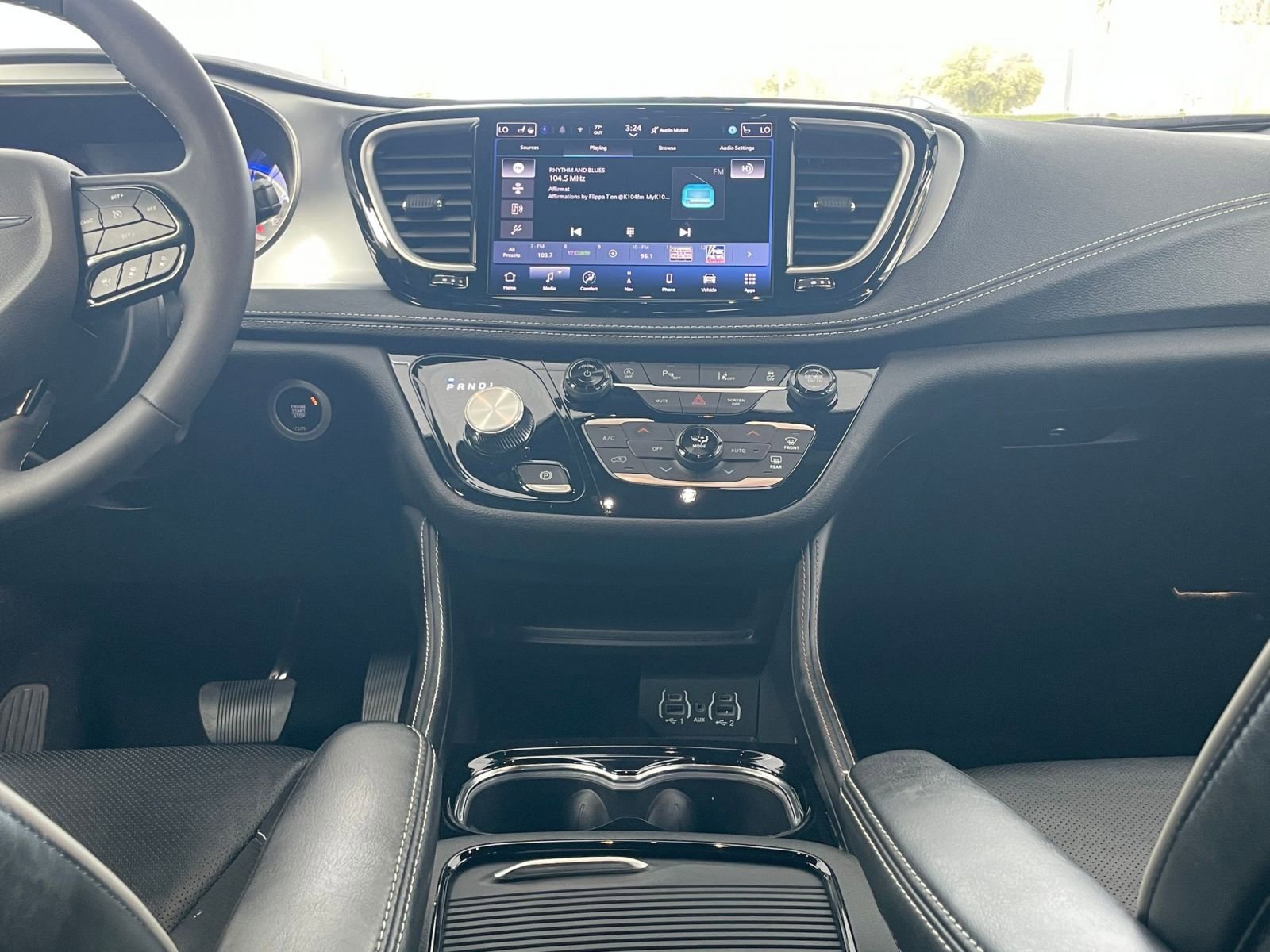 Thumbnail: 2025 Chrysler Pacifica - 18