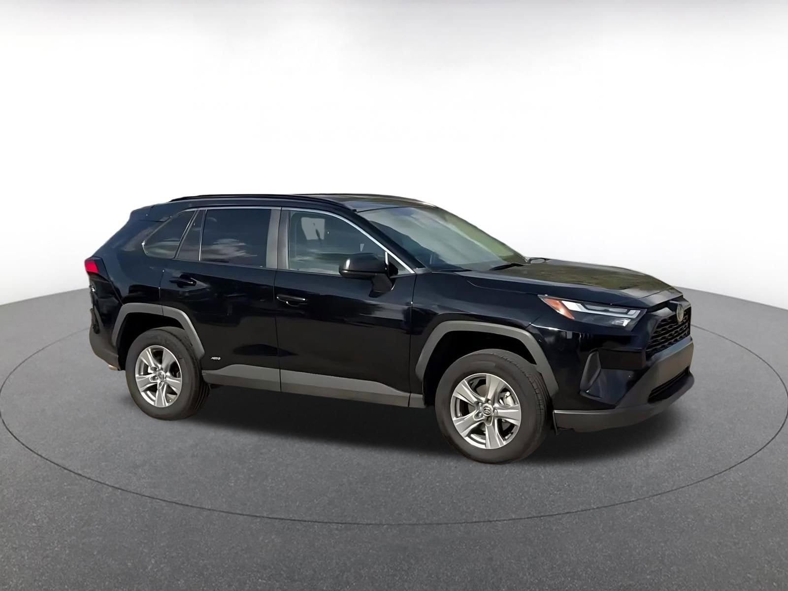 Thumbnail: 2025 Toyota RAV4 - 2