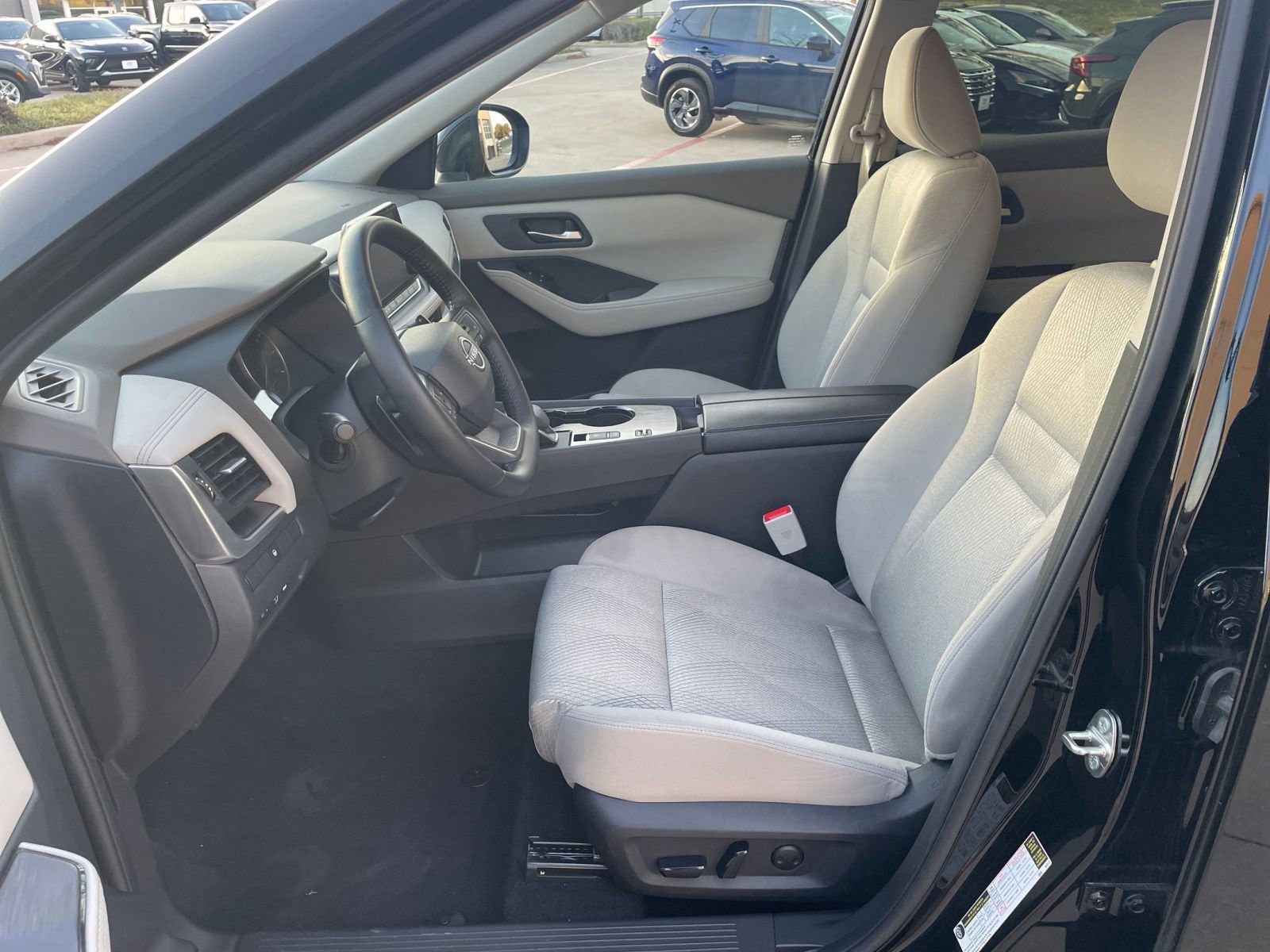 Thumbnail: 2025 Nissan Rogue - 30