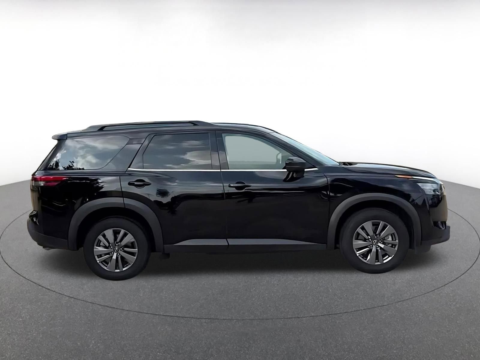 Thumbnail: 2025 Nissan Pathfinder - 16