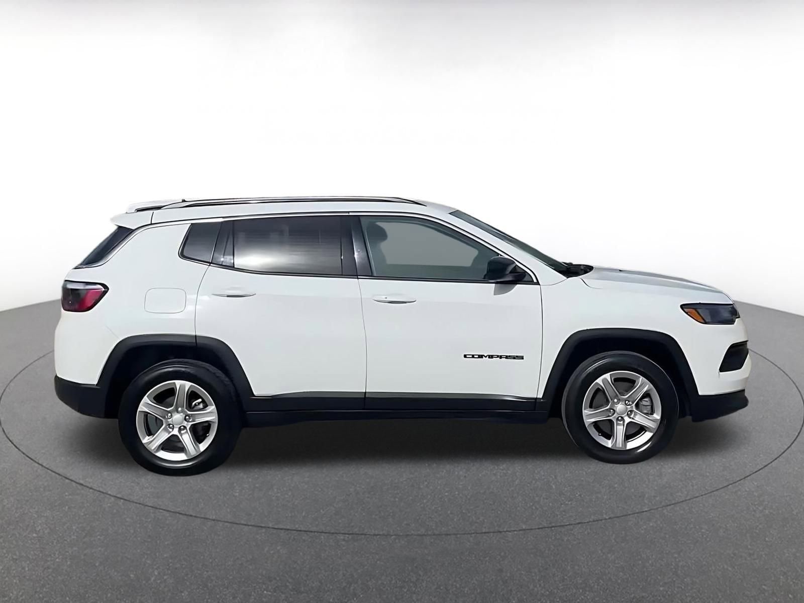 Thumbnail: 2023 Jeep Compass - 16