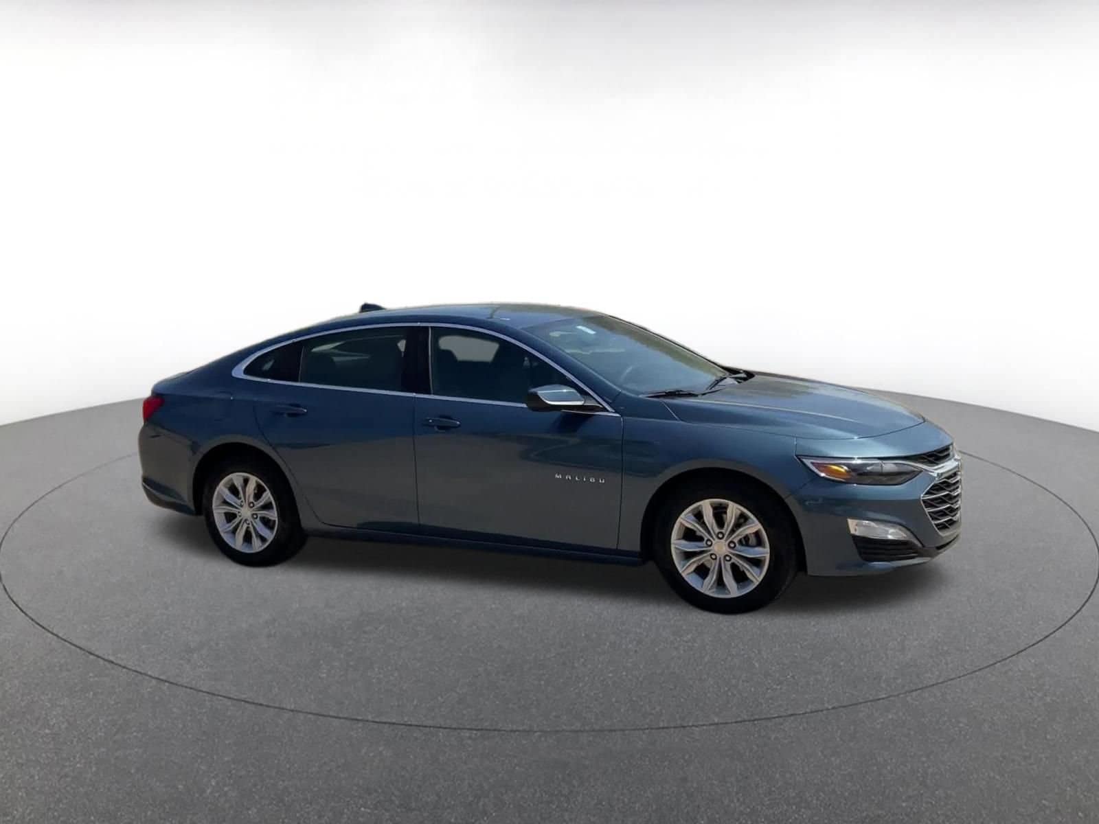 Thumbnail: 2024 Chevrolet Malibu - 1