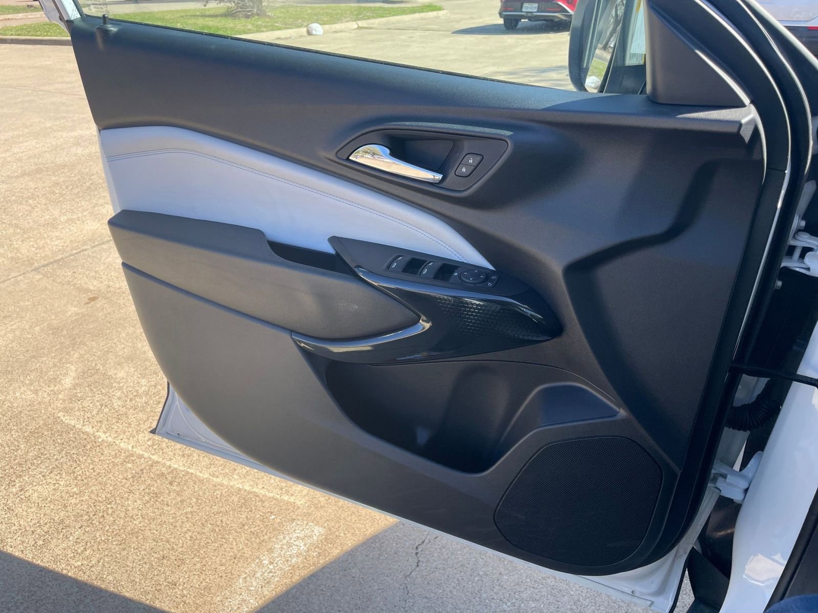 Thumbnail: 2025 Chevrolet Trax - 18